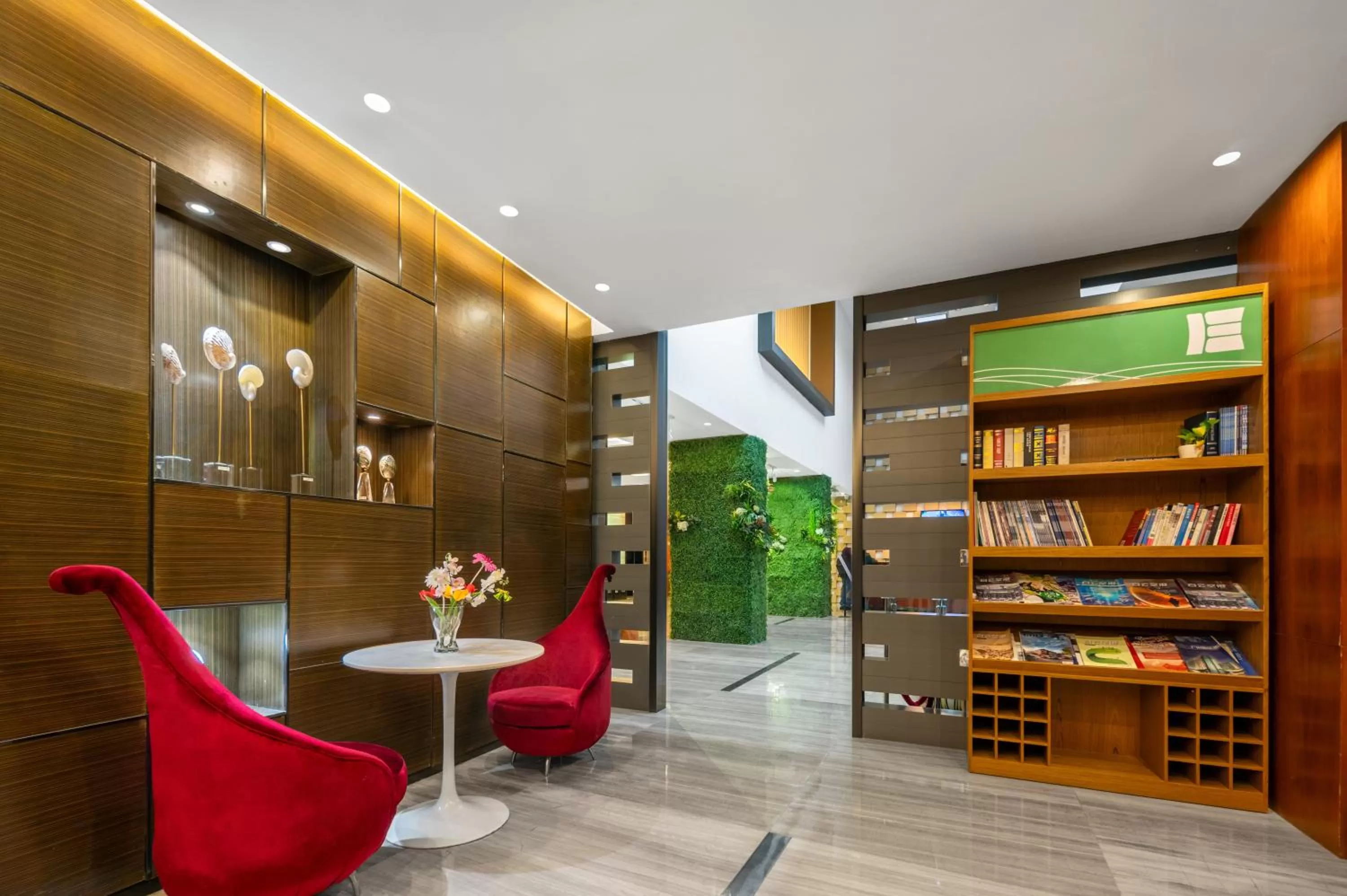 Seating area in Ausotel Smart Baiyun International Airport T2-Free 24-hour airport pick-up