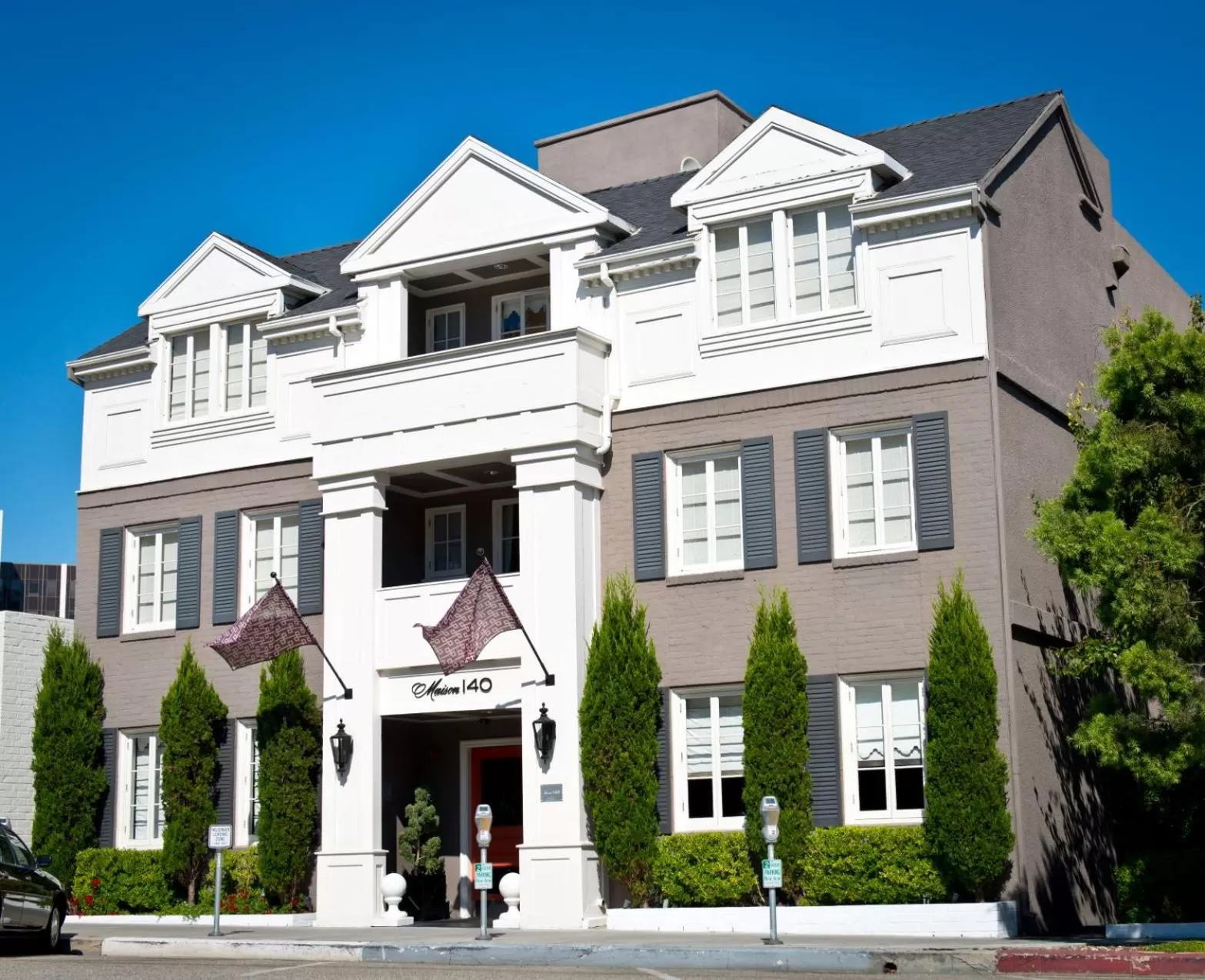 Property building in Maison 140 Beverly Hills