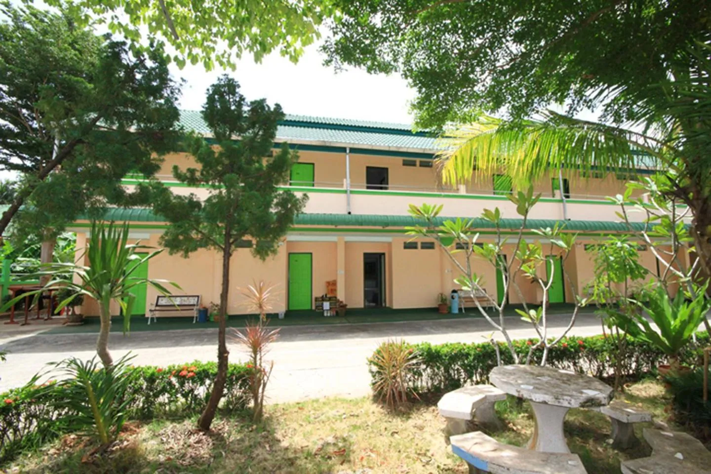 Garden in J.Holiday Inn Krabi