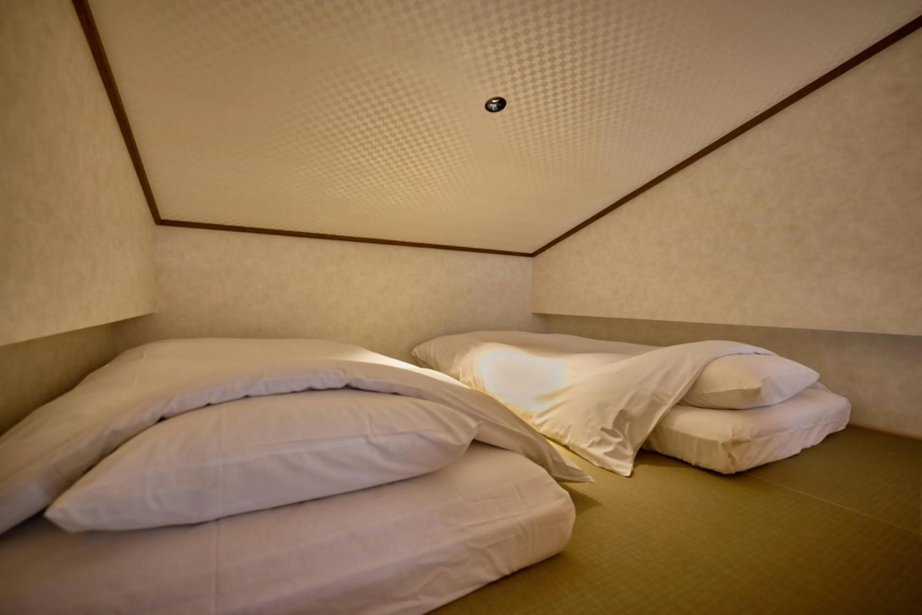 Bedroom, Bed in Sengokuhara Shinanoki Ichinoyu