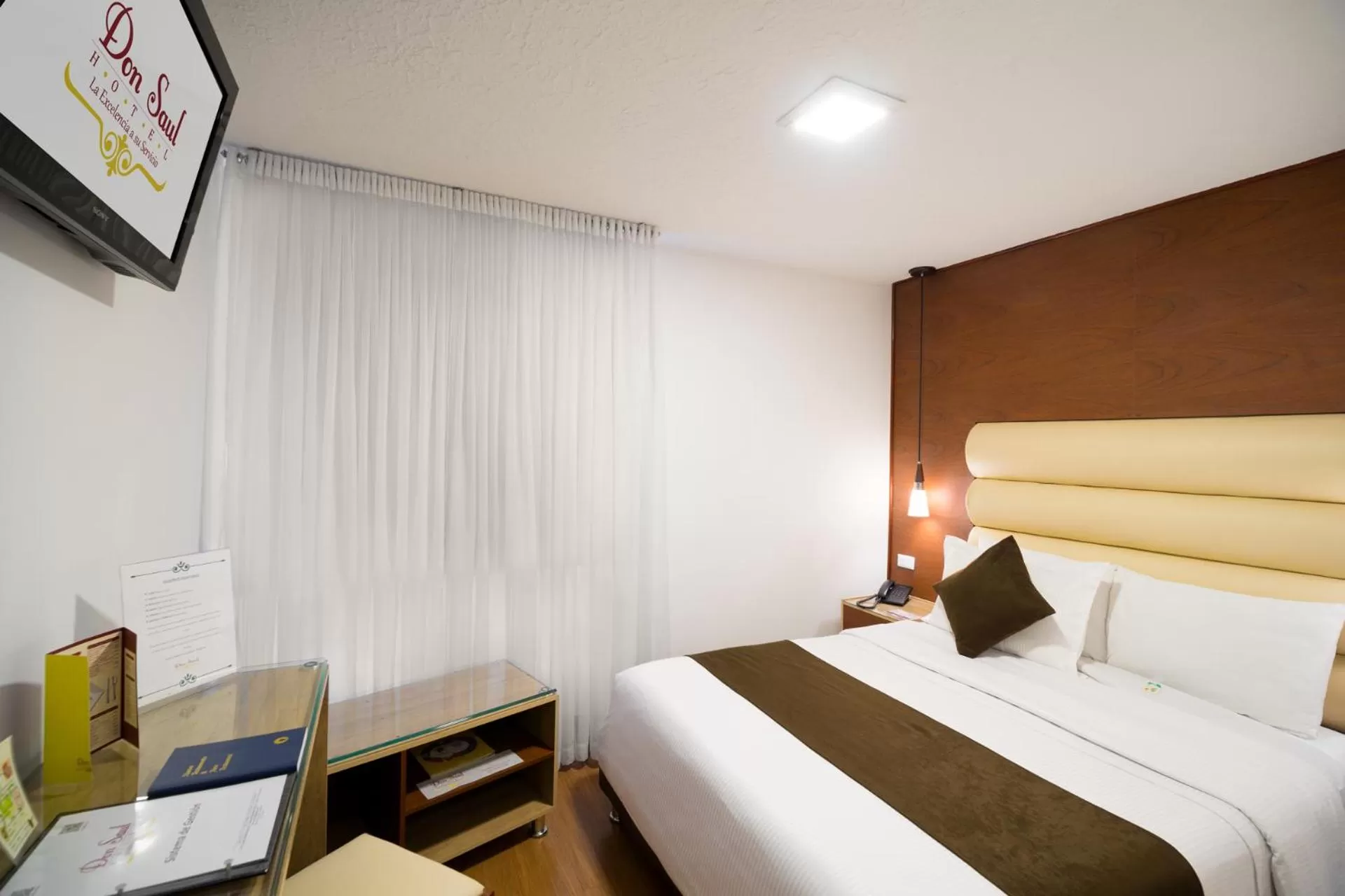 Bed in Hotel Don Saul