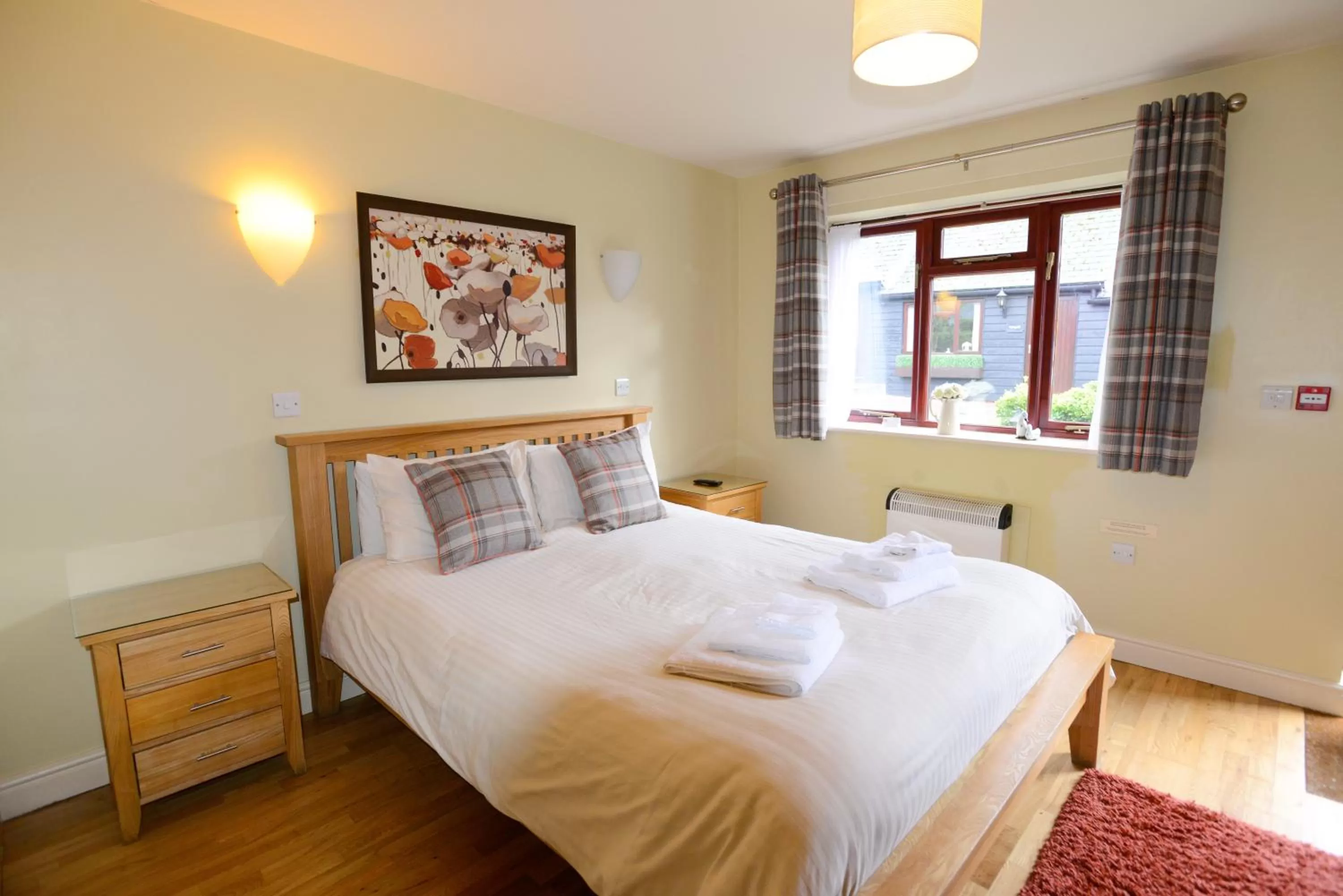 Bedroom, Bed in The Black Horse Inn