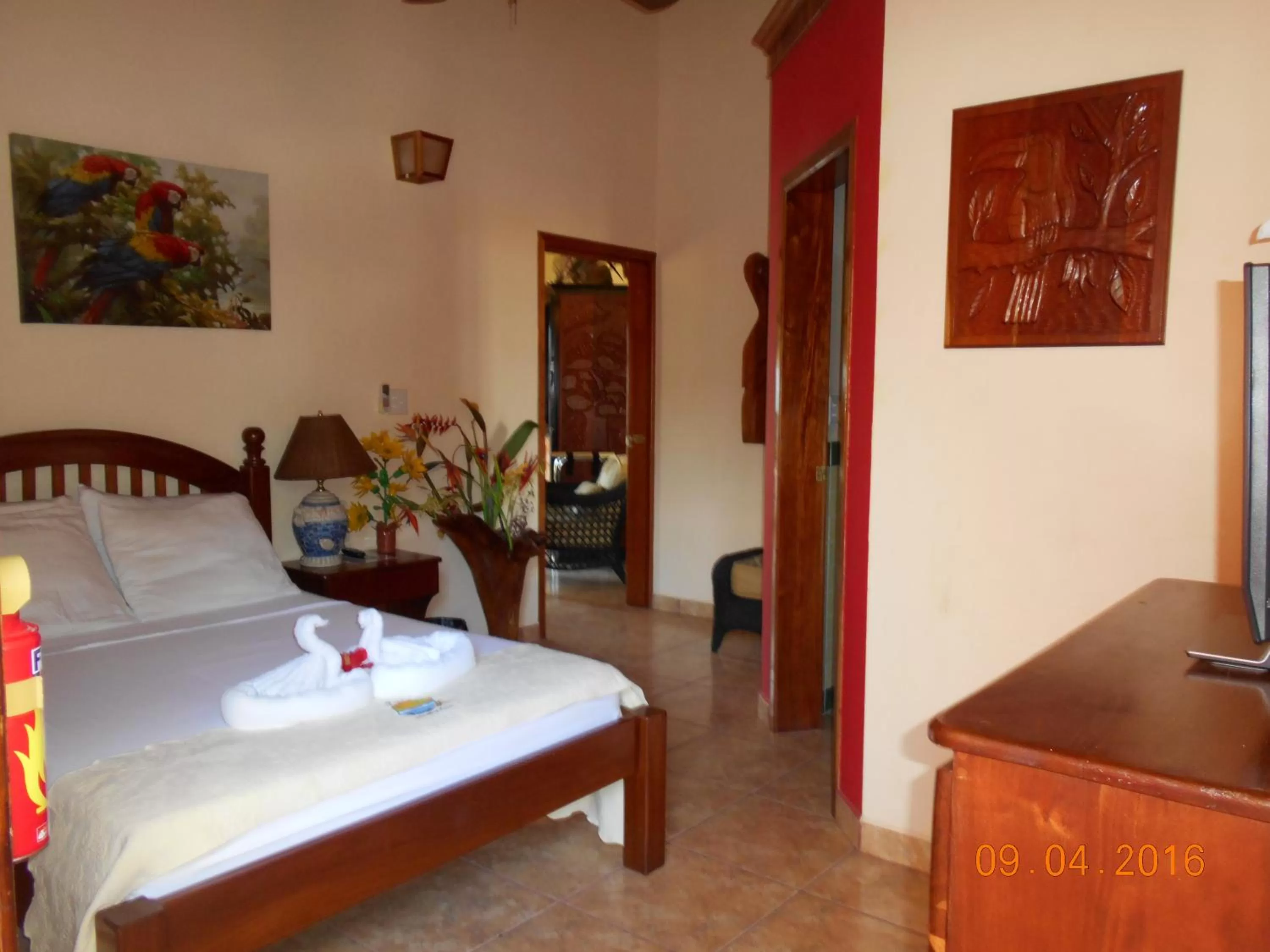 Bed in Alan's Paradise Hotel