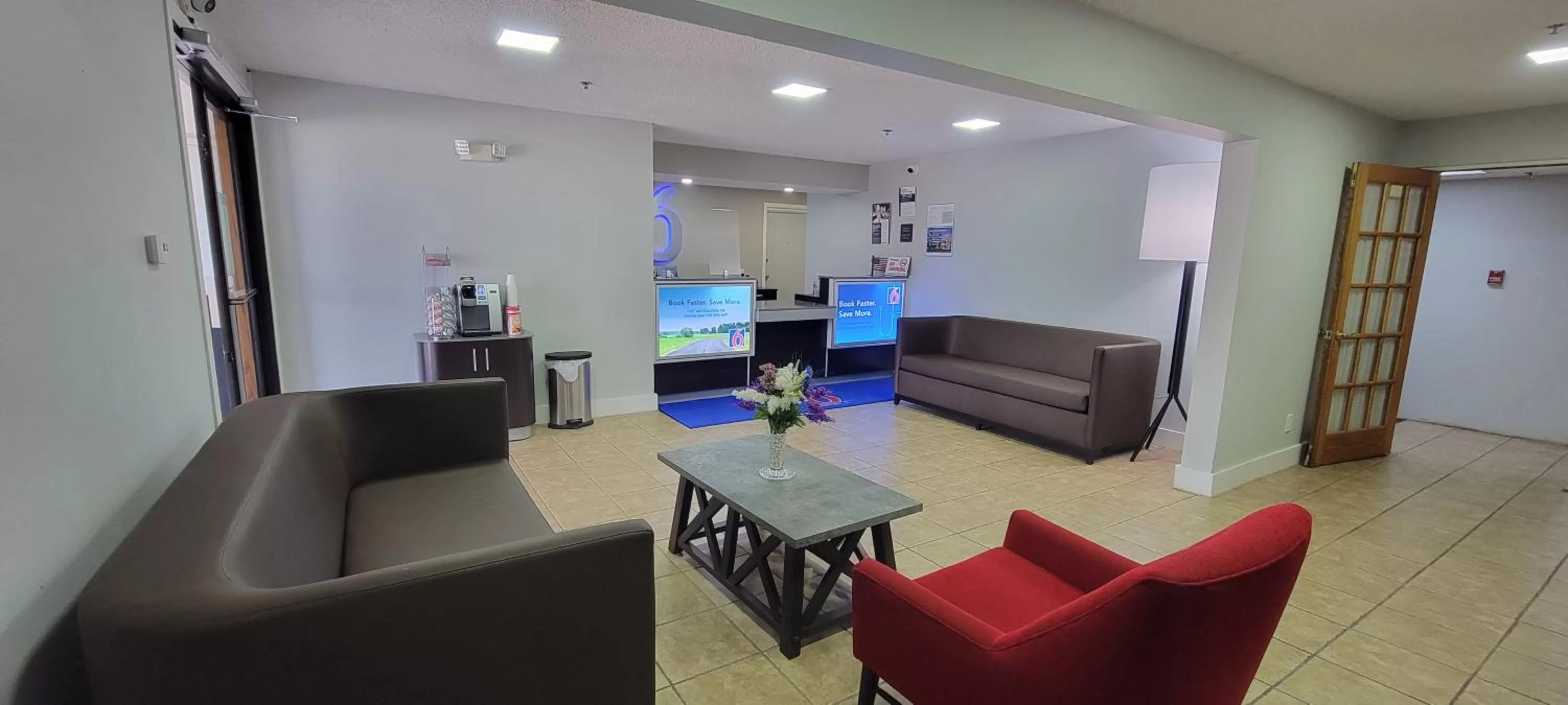 Lobby or reception in Motel 6-Kewanee, IL