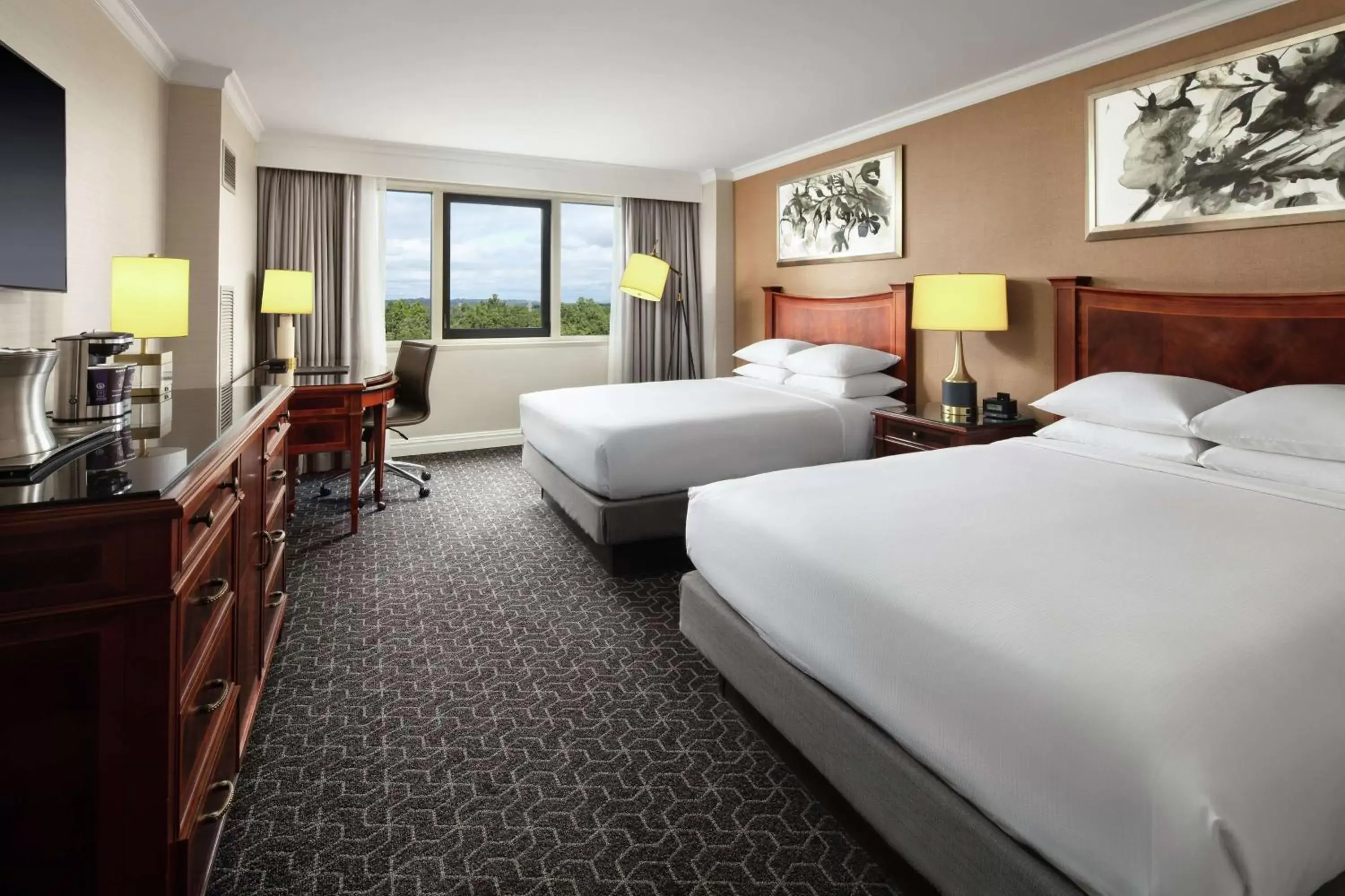 Queen Room with Two Queen Beds in Hilton Short Hills Queen Room with Two Queen Beds in Hilton Short Hills