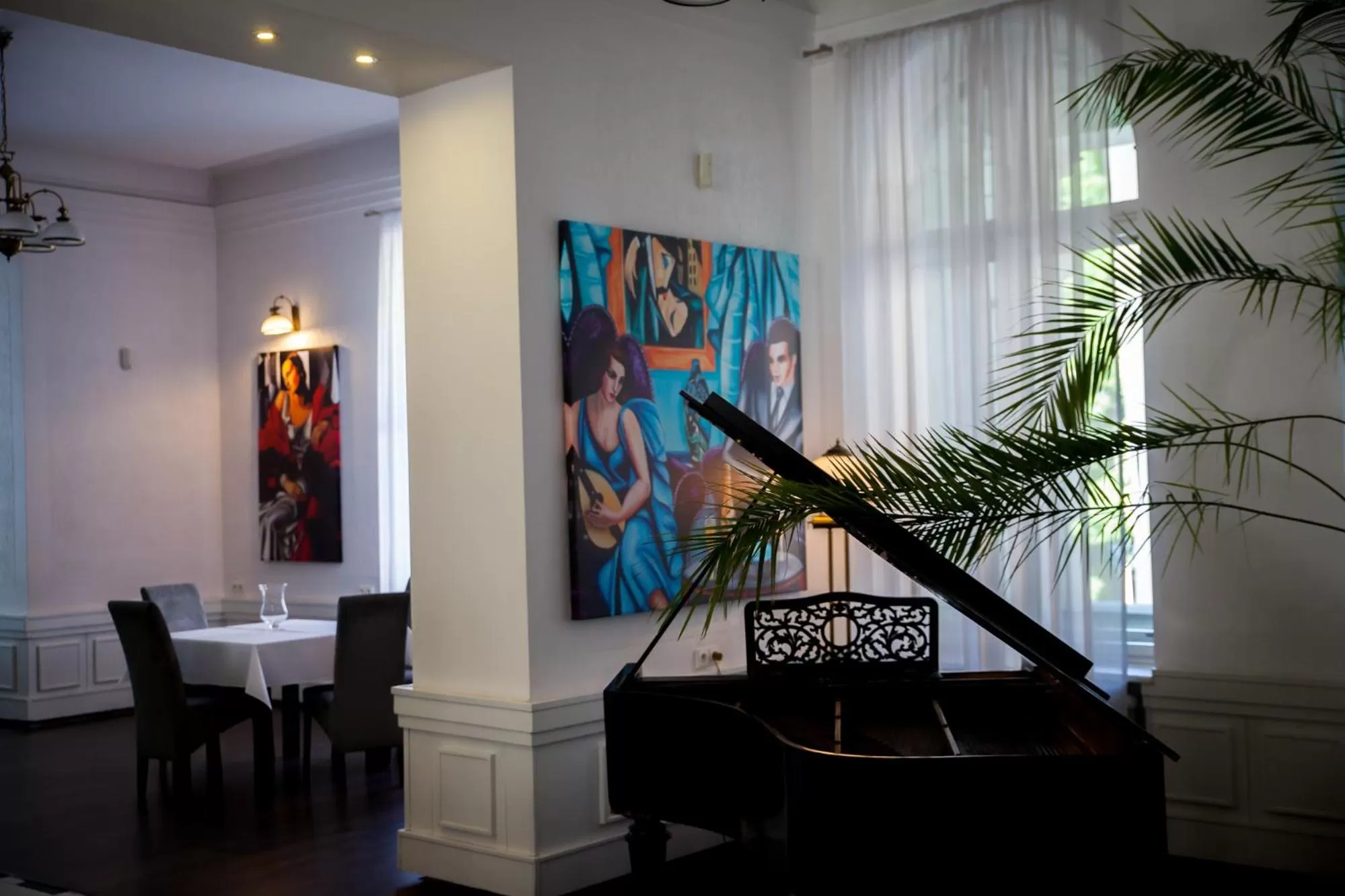 Restaurant/places to eat in Matejki 8