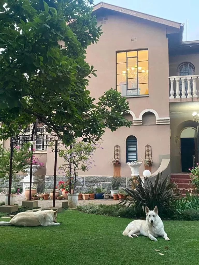 Property Building in Ben's Bed and Breakfast