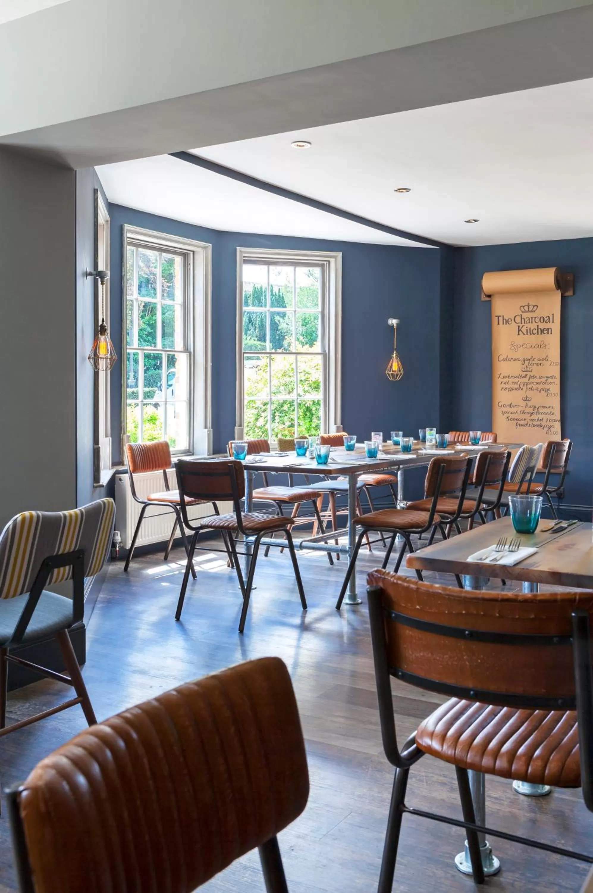 Restaurant/places to eat in The Queen's Inn