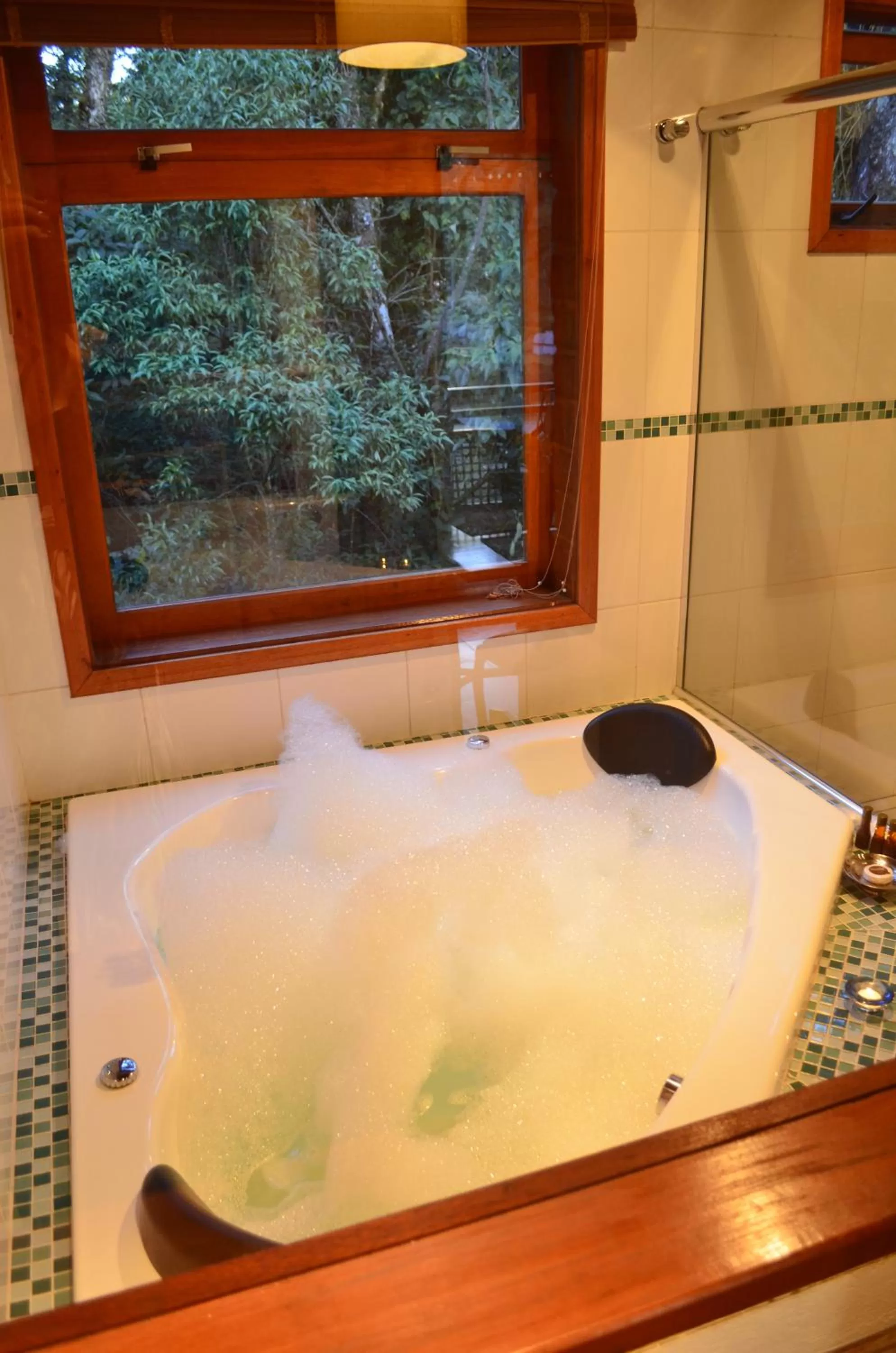 Hot Tub in Pousada Toca Da Coruja