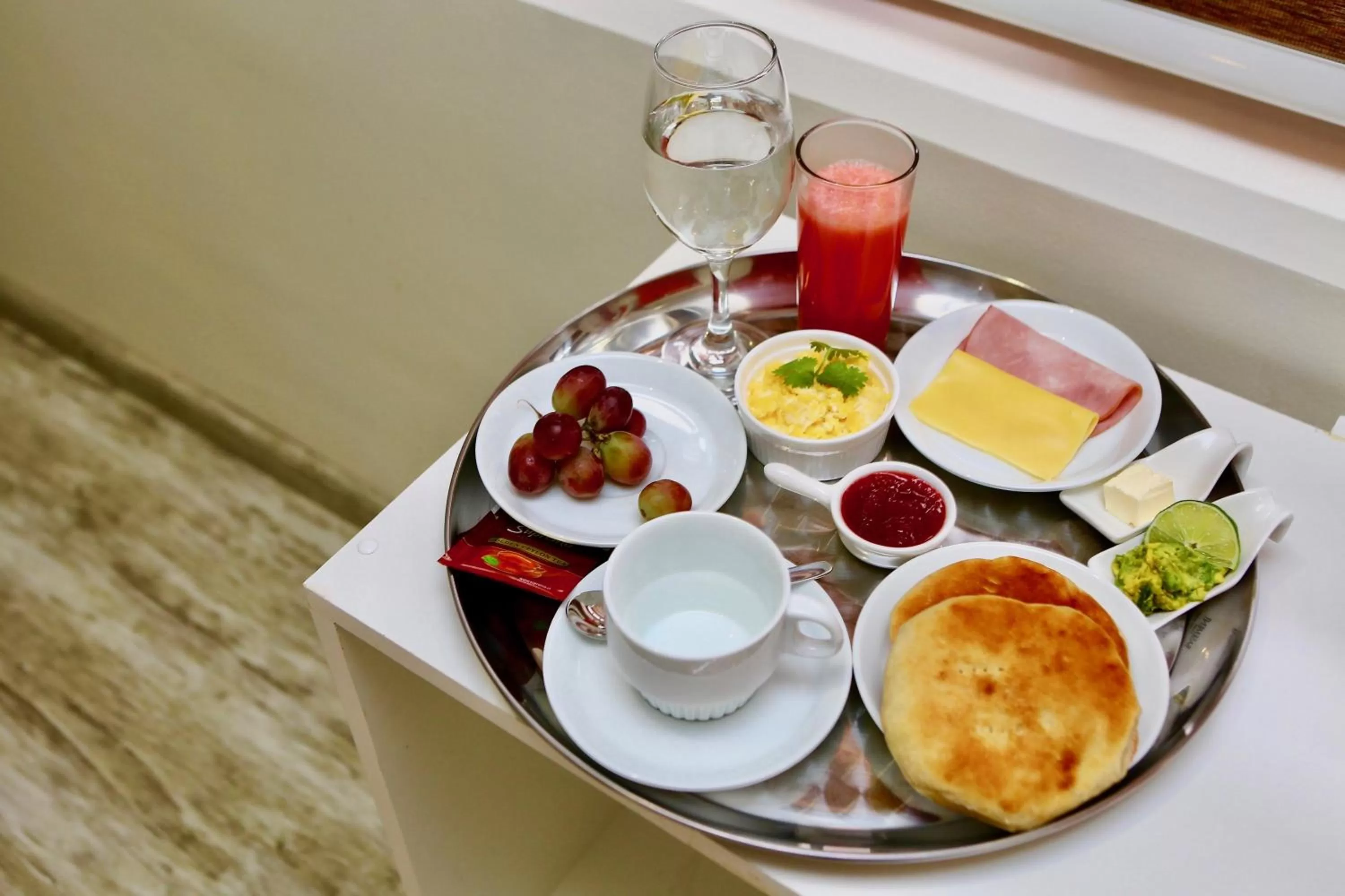 Food and drinks in Yakana Hotel