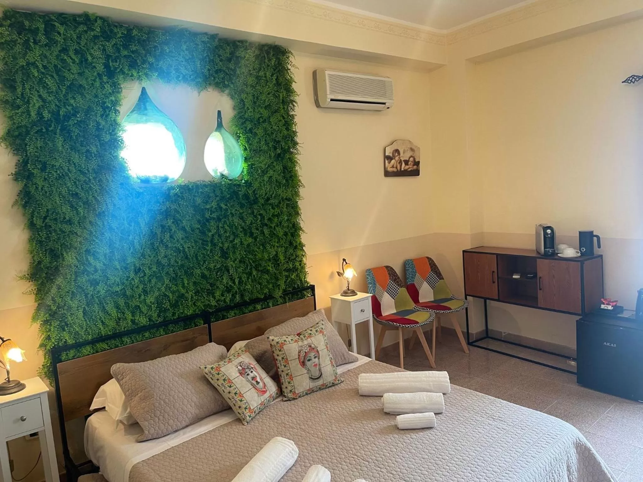 Photo of the whole room, Bed in Bed and Relax-Il Maniero