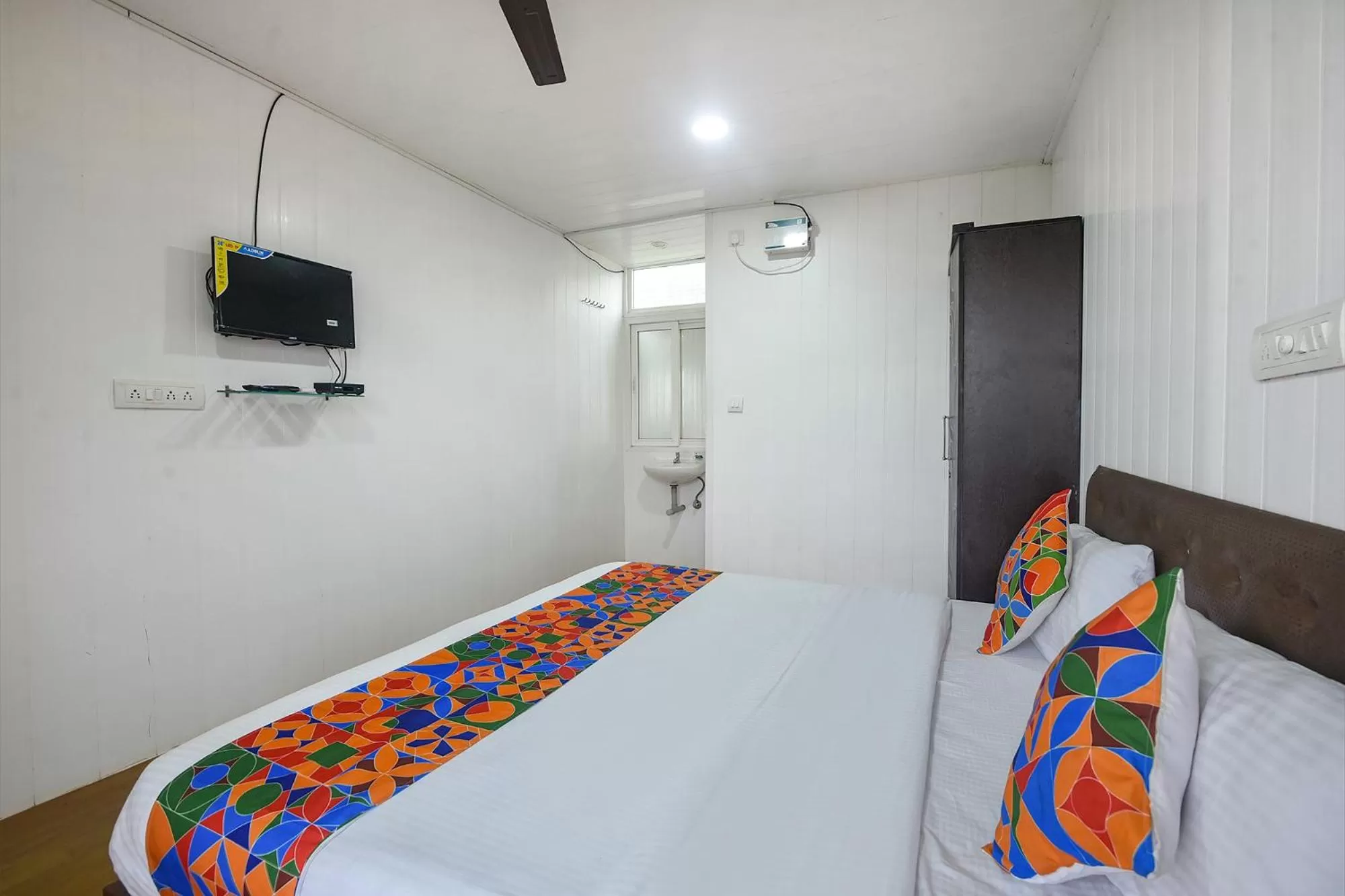 Bedroom, Bed in FabExpress Vincy Place, Mandrem Beach