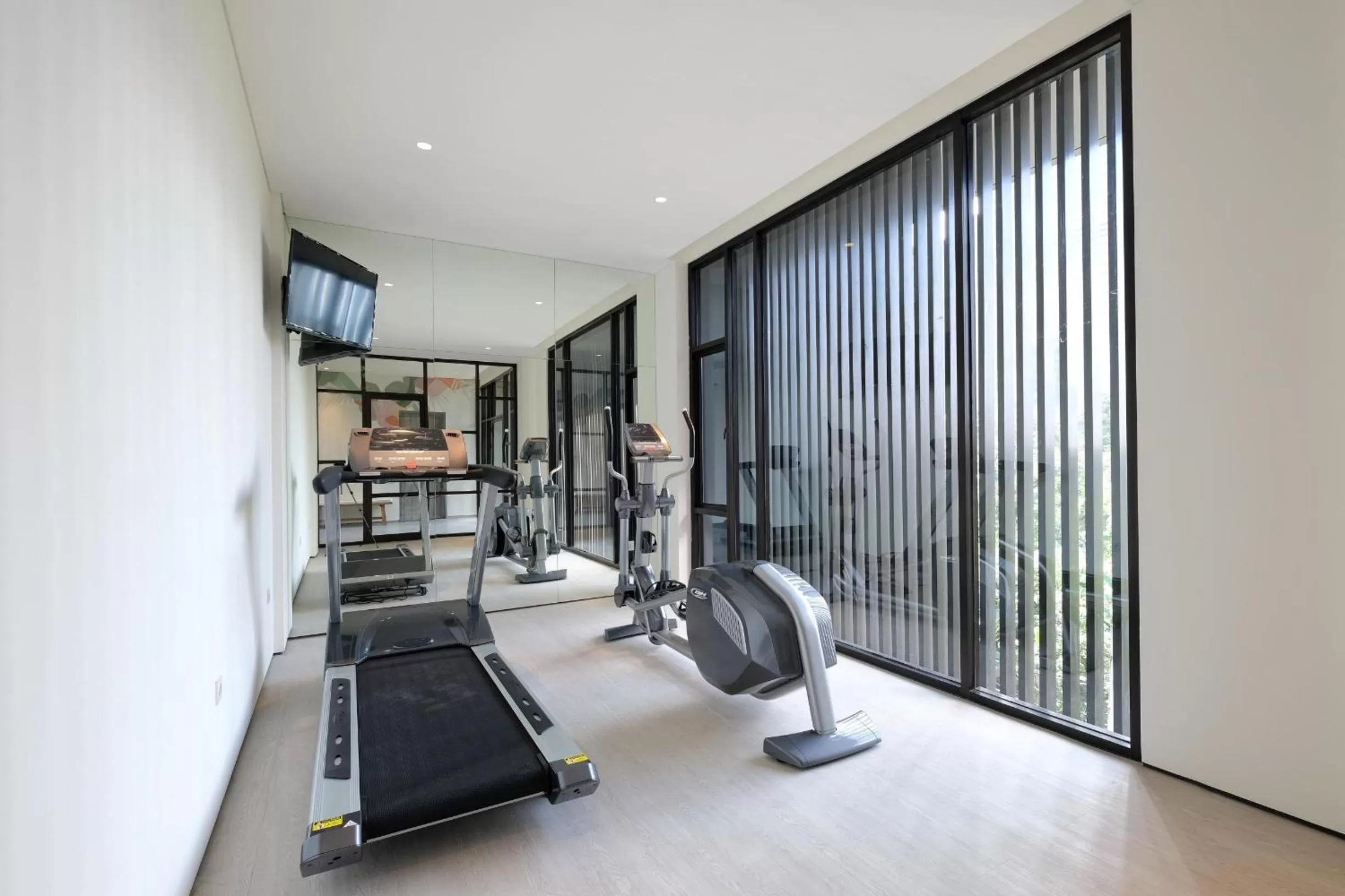 Fitness centre/facilities in La Boheme, Rooms and Coffee