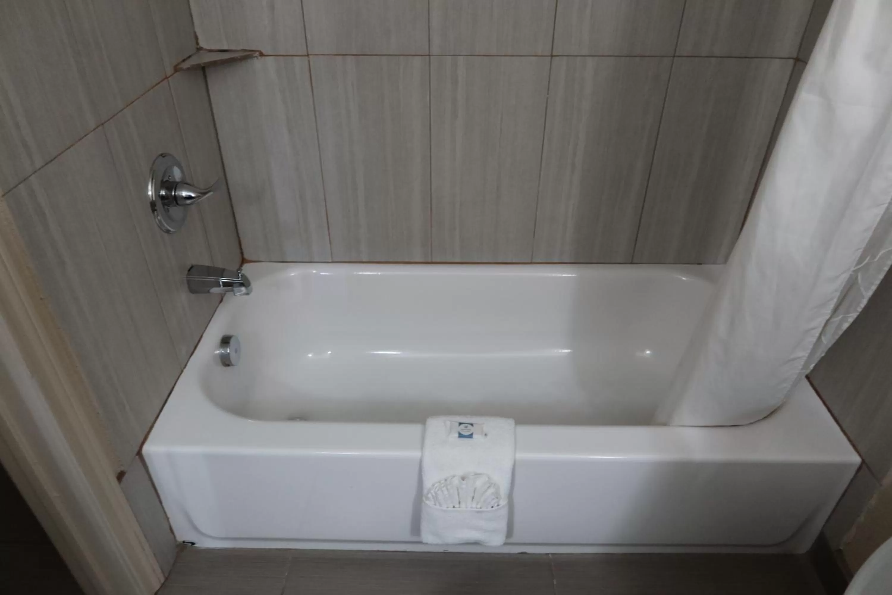 Bathroom in West Worth Inn & Suites White Settlement