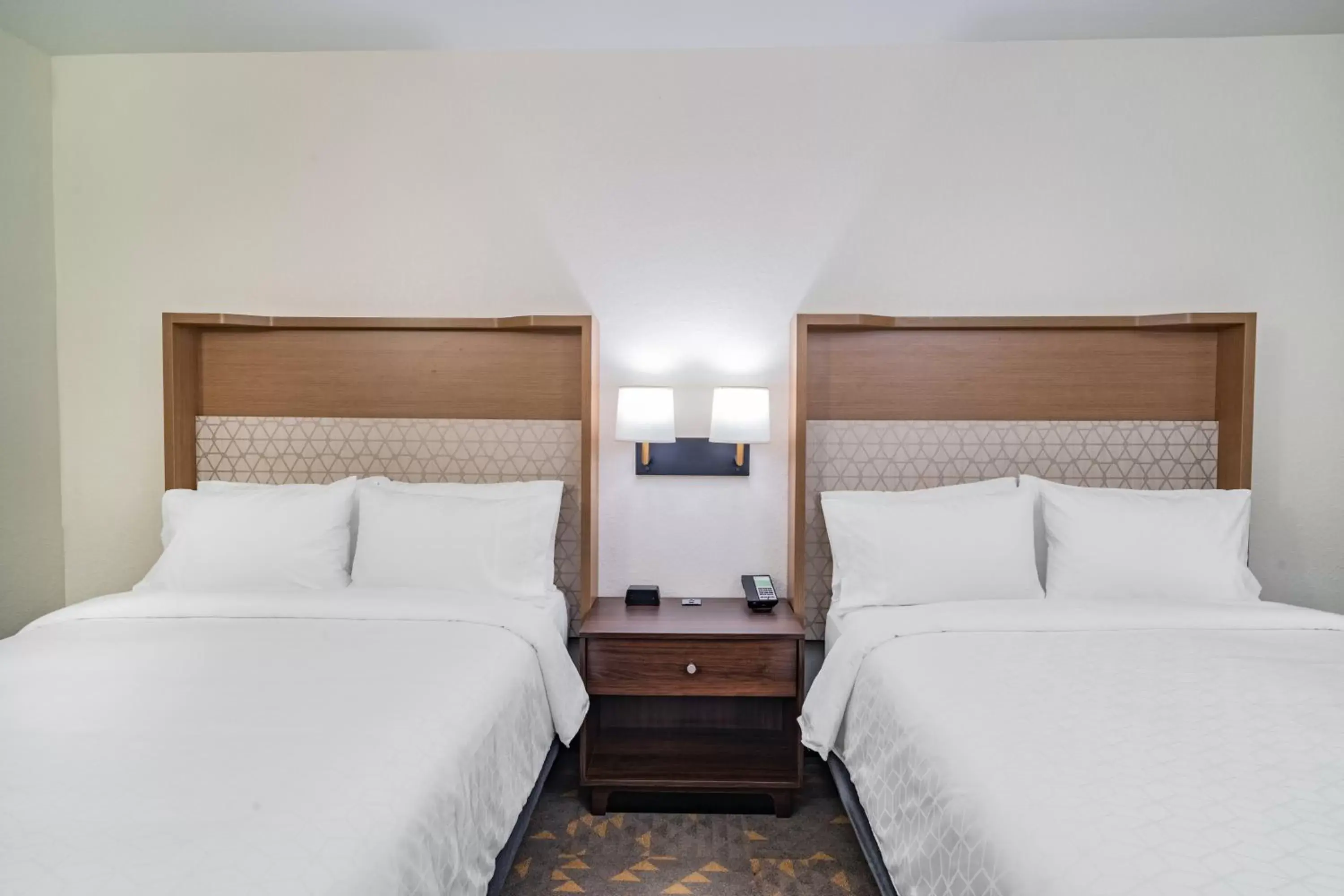 Standard Queen Room with Two Queen Beds - Top Floor in Holiday Inn Southaven Central - Memphis by IHG Standard Queen Room with Two Queen Beds - Top Floor in Holiday Inn Southaven Central - Memphis by IHG