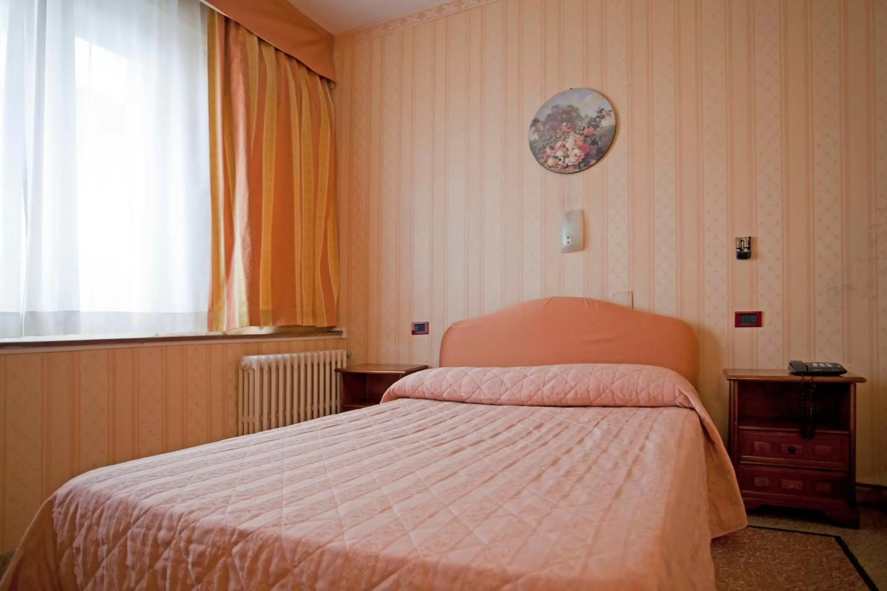 Economy Double or Twin Room in Hotel La Pace Economy Double or Twin Room in Hotel La Pace