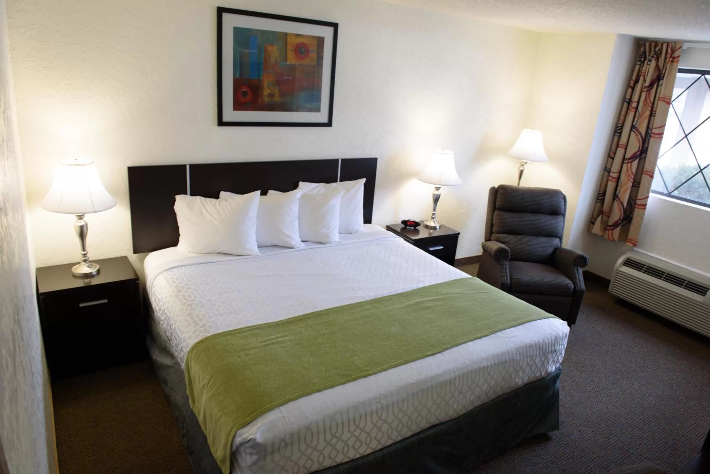 Bedroom, Bed in Americas Best Value Inn New Paltz
