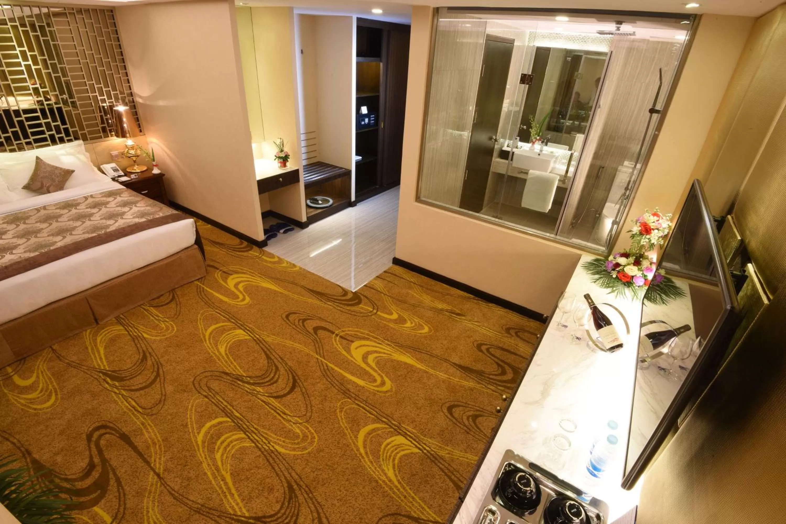 Photo of the whole room in Best Western Chinatown Hotel