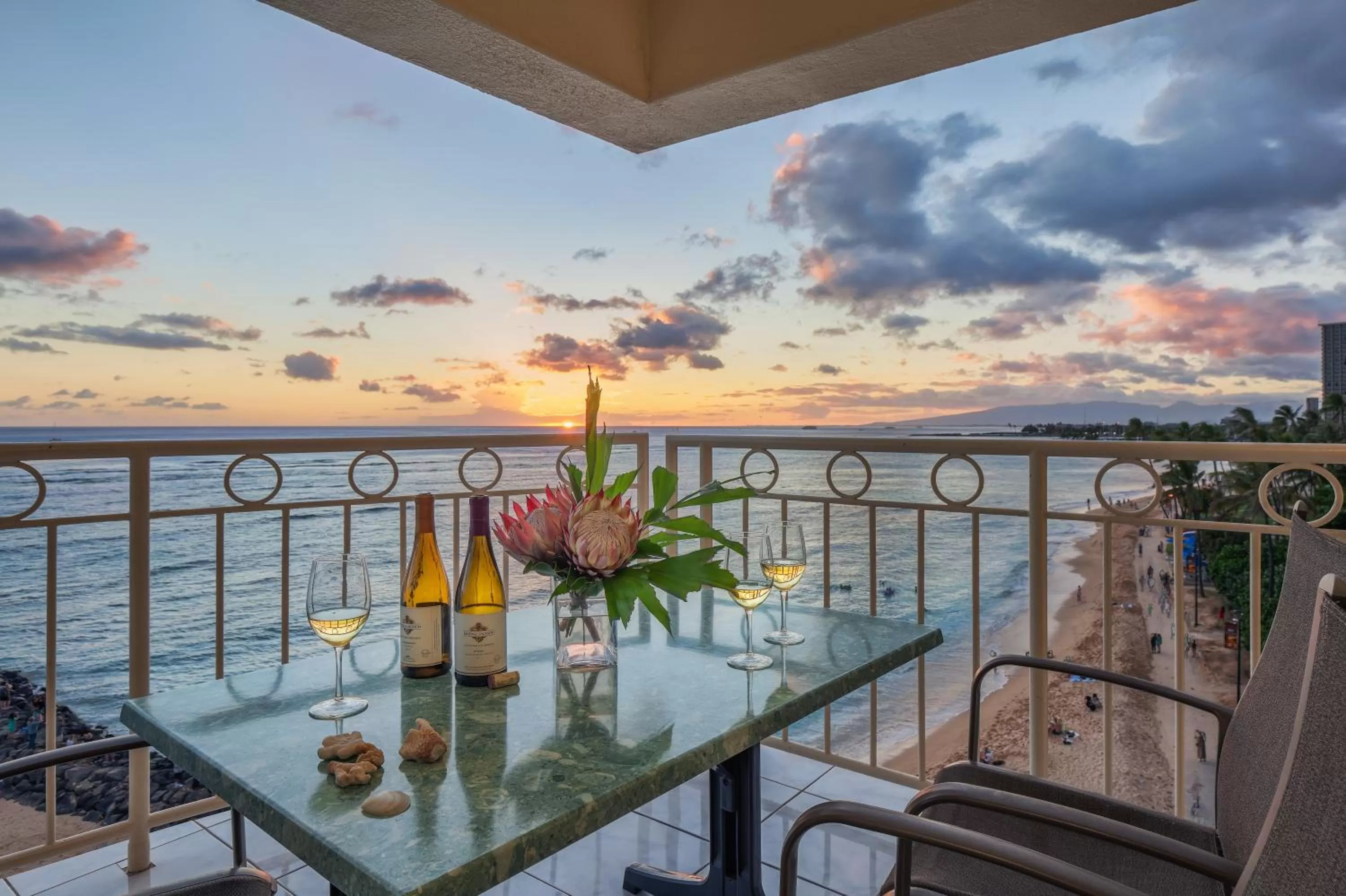 Balcony/Terrace in Castle Waikīkī Shore
