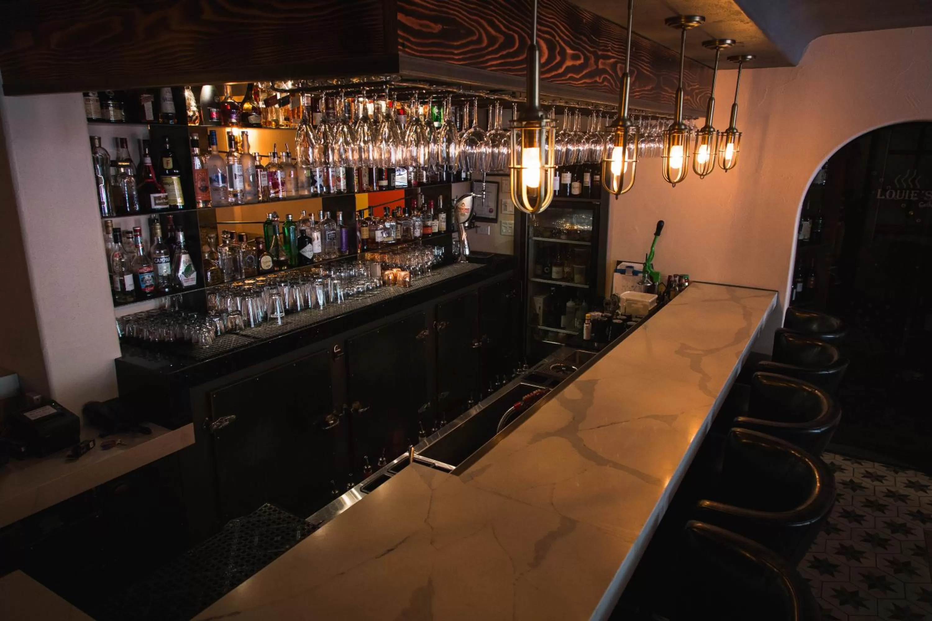 Restaurant/places to eat in Adventure Hotel