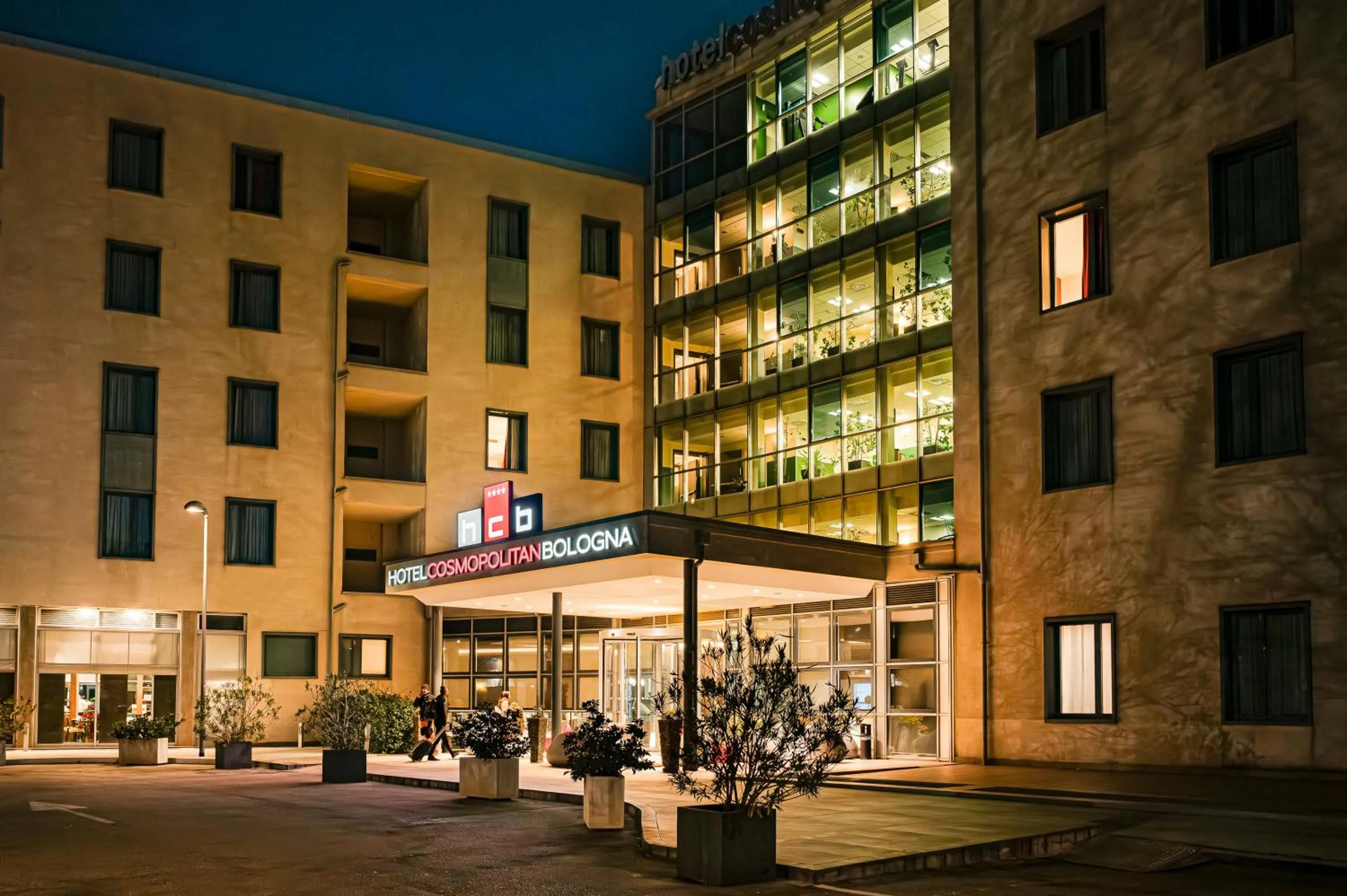 Property building in Hotel Cosmopolitan Bologna