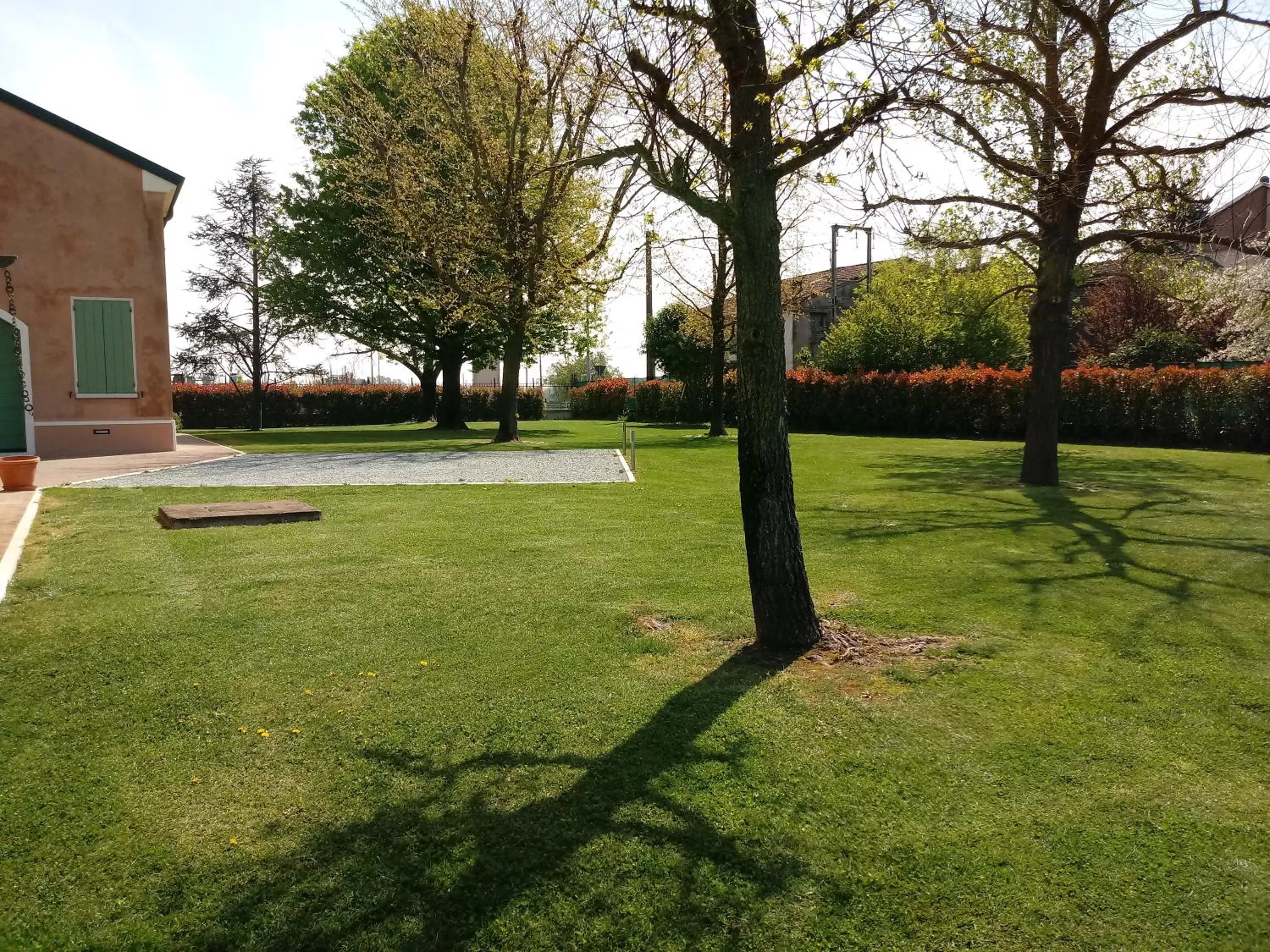 Garden in B&B Residence il Ciliegio , Via Villa Superiore 93 Luzzara