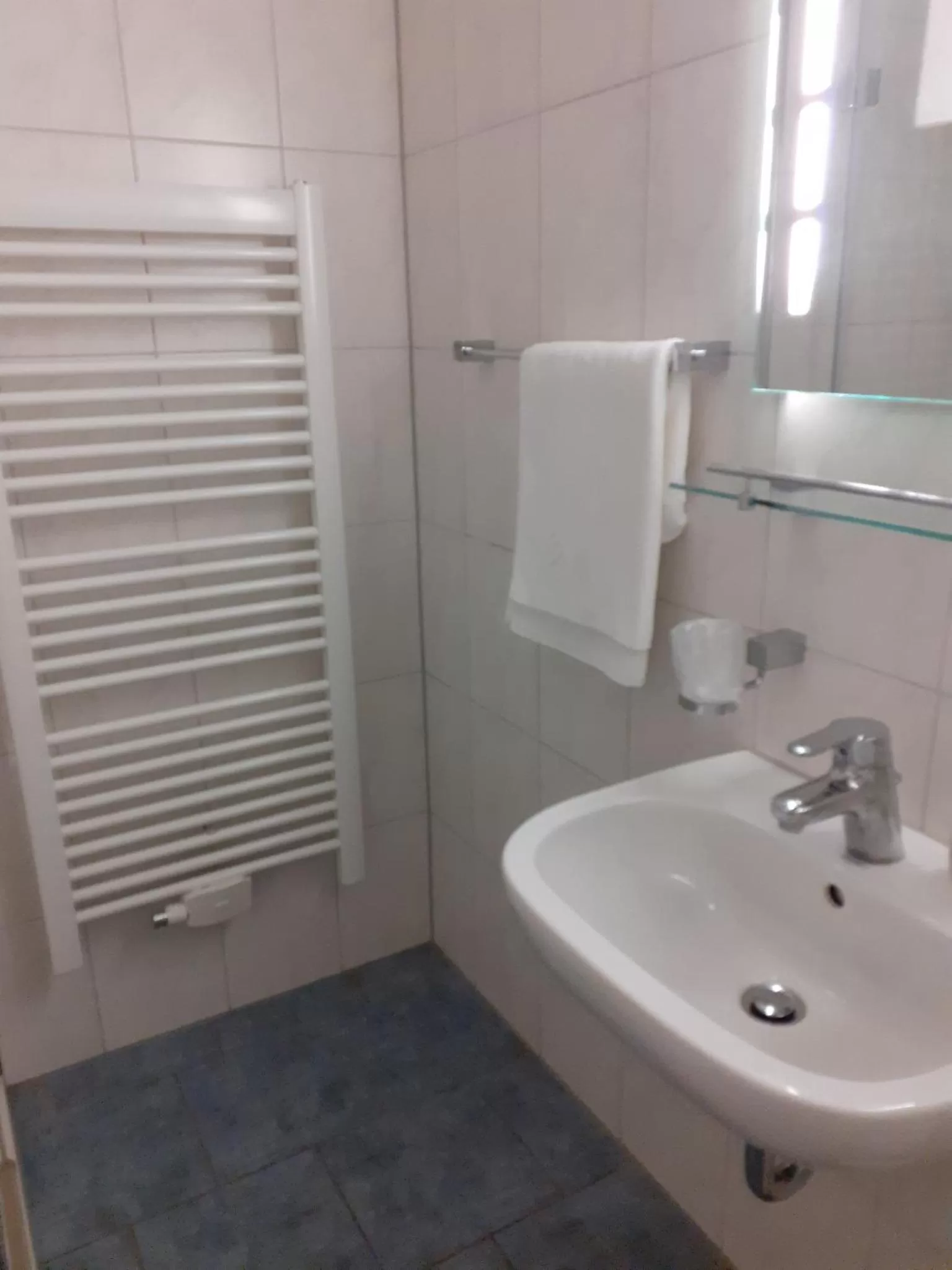 Bathroom in Hotel Promenade