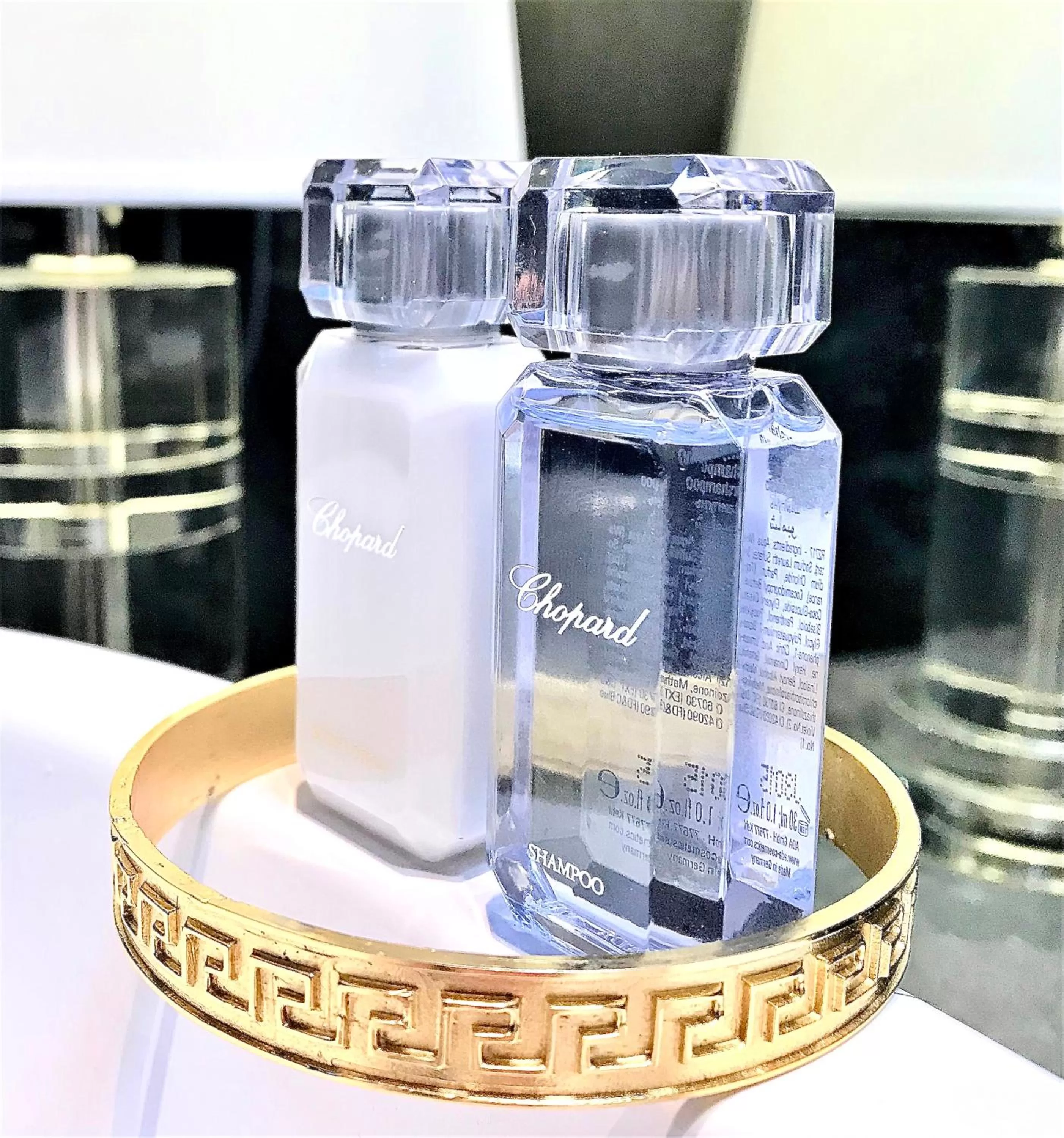 Bathroom, Drinks in Luxury Suites & Apartments MONDRIAN Old Town