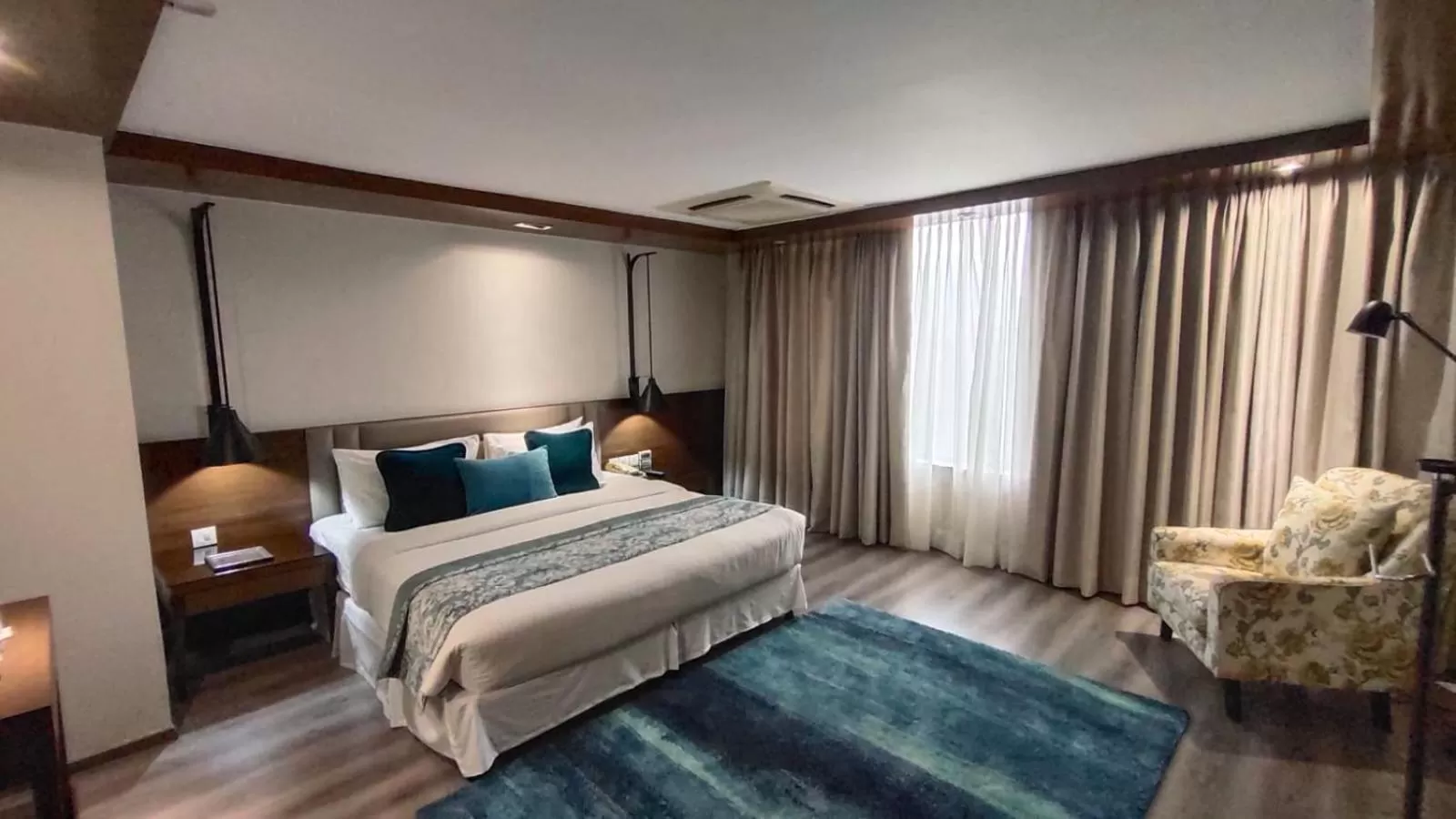 Photo of the whole room, Bed in Royal Orchid Central Grazia, Navi Mumbai