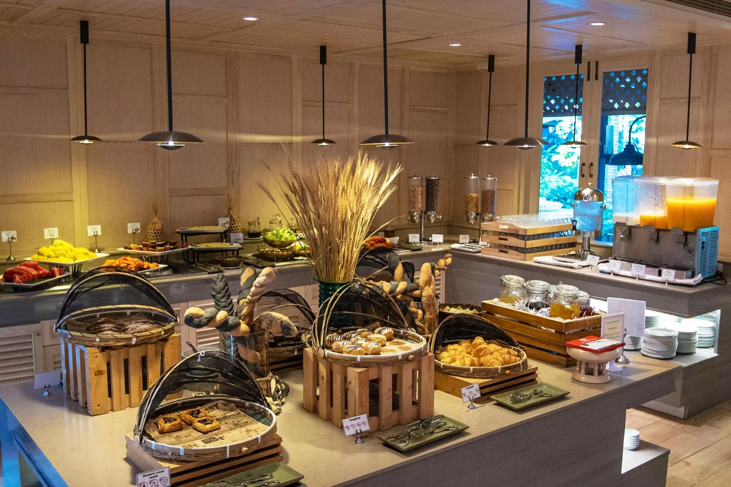 Restaurant/places to eat in Khaolak Merlin Resort