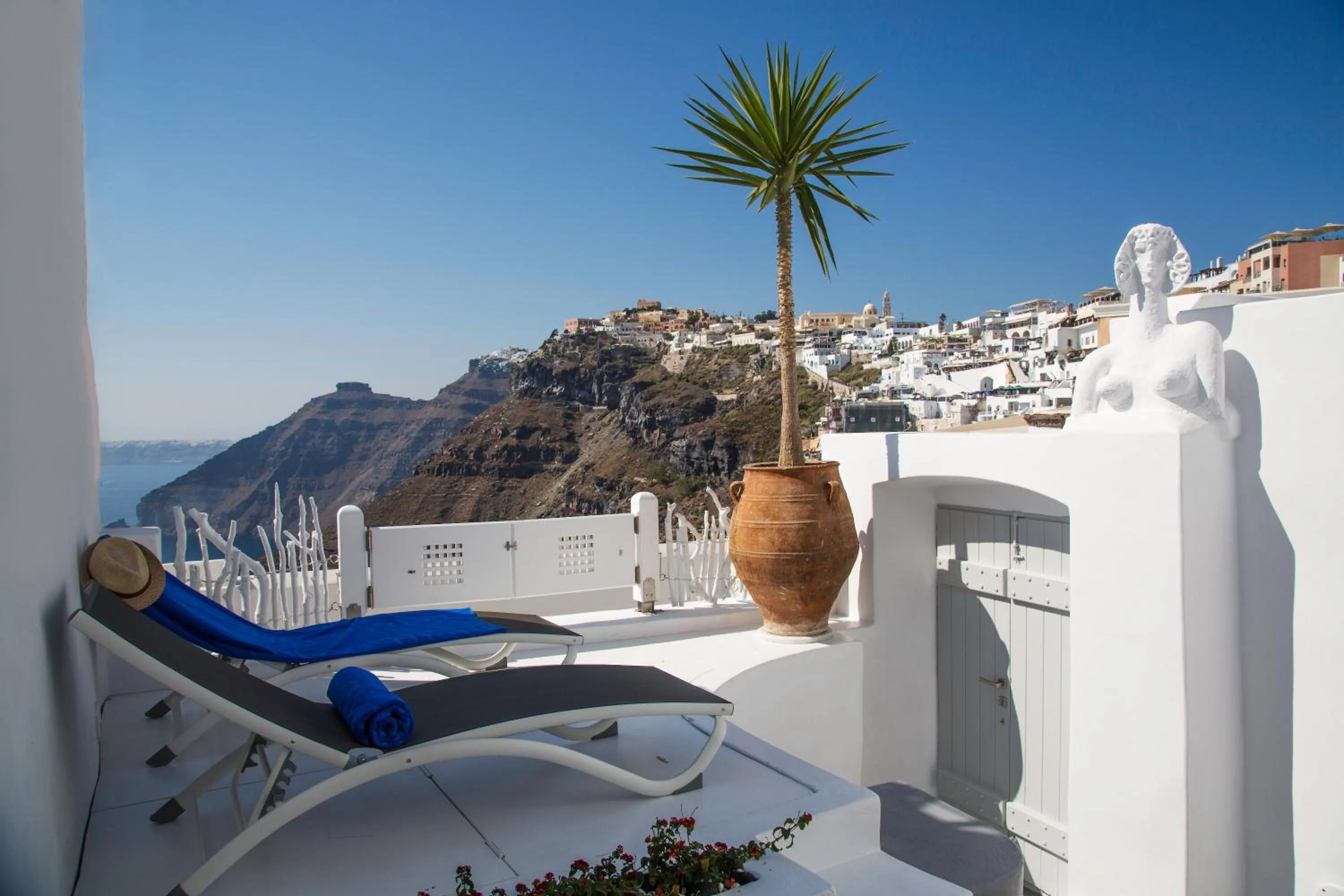 Balcony/Terrace in Trieris Villa & Suites