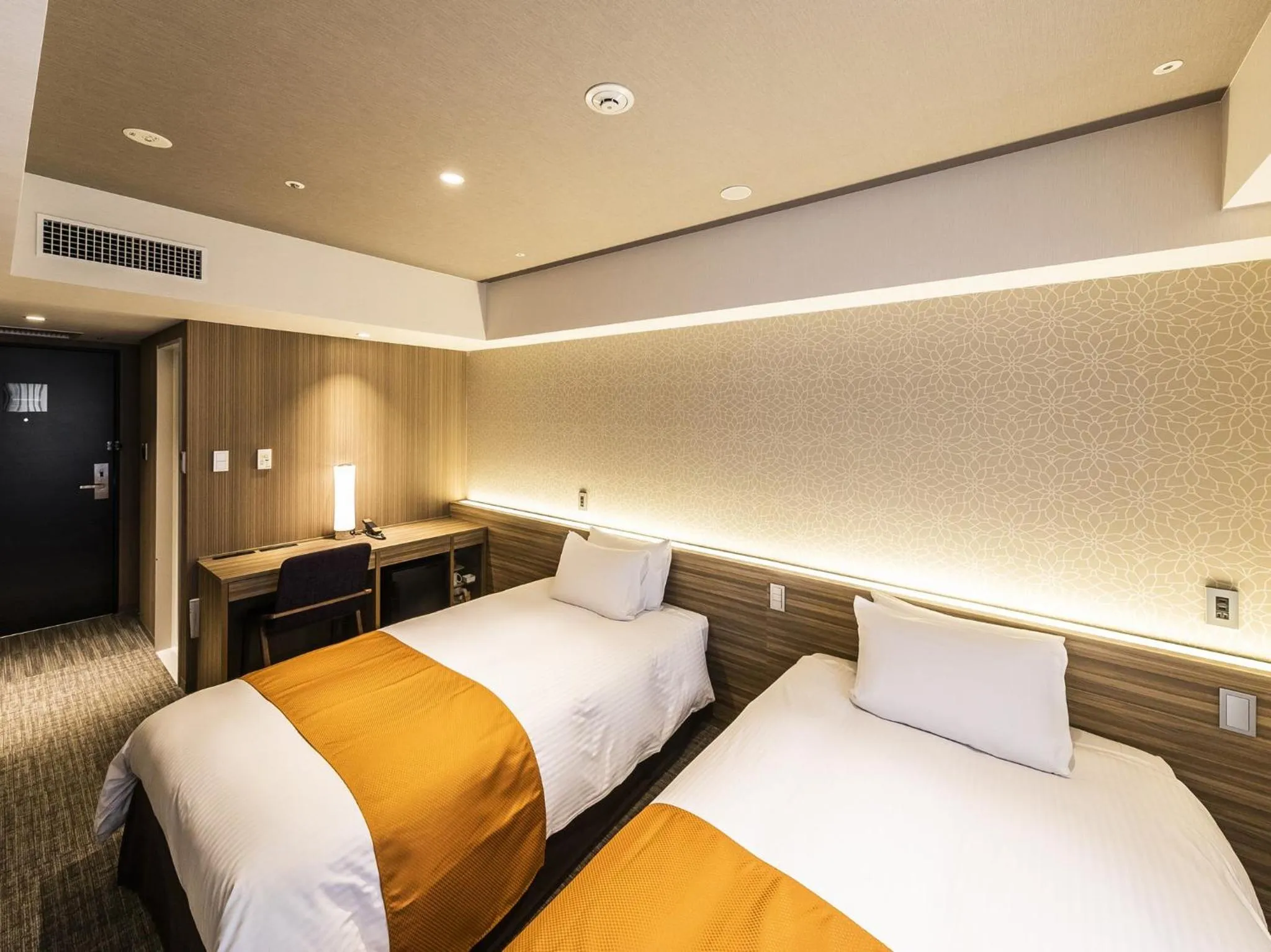 Photo of the whole room, Bed in El Inn Kyoto