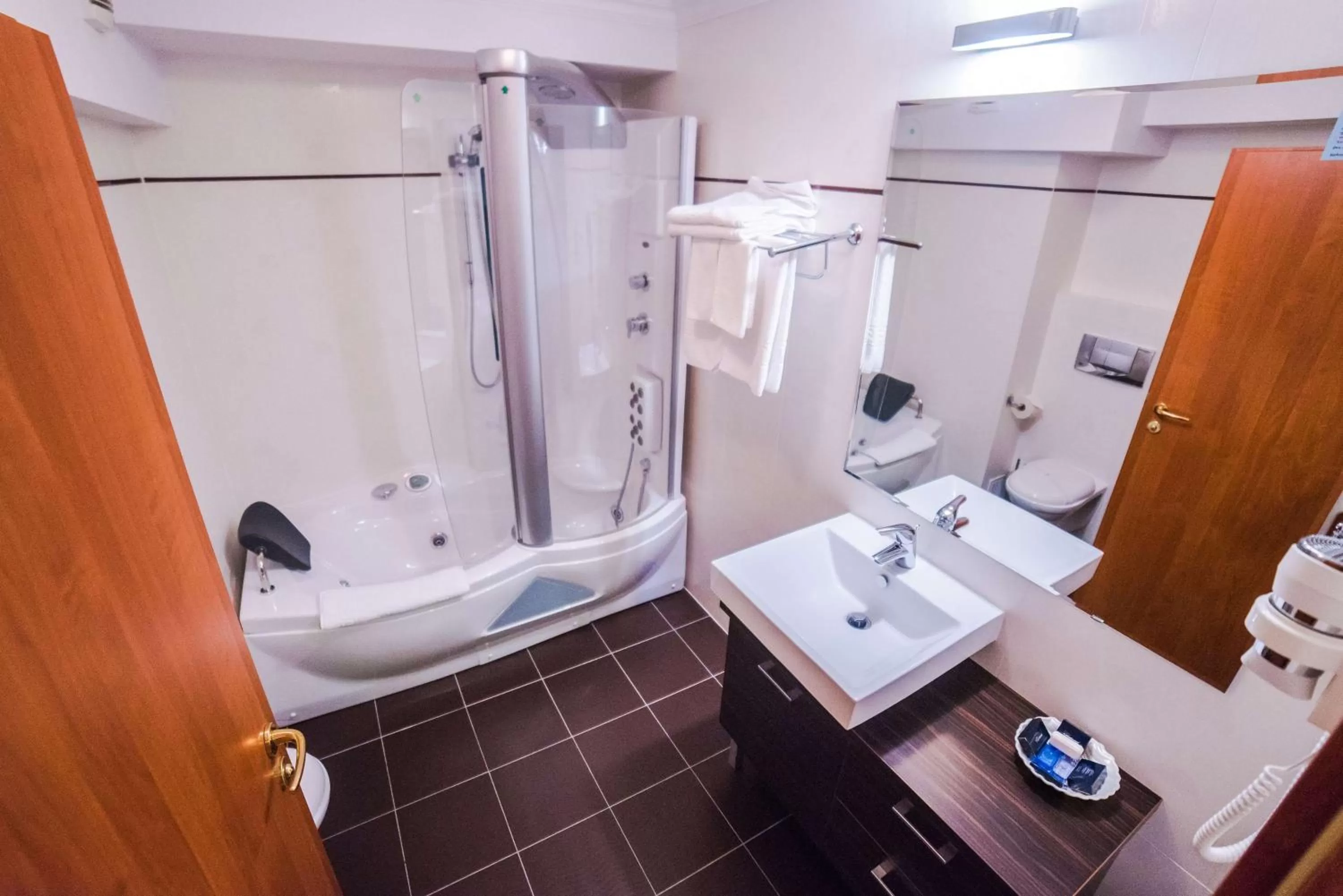 Bathroom in Best Western Plus Lido Hotel