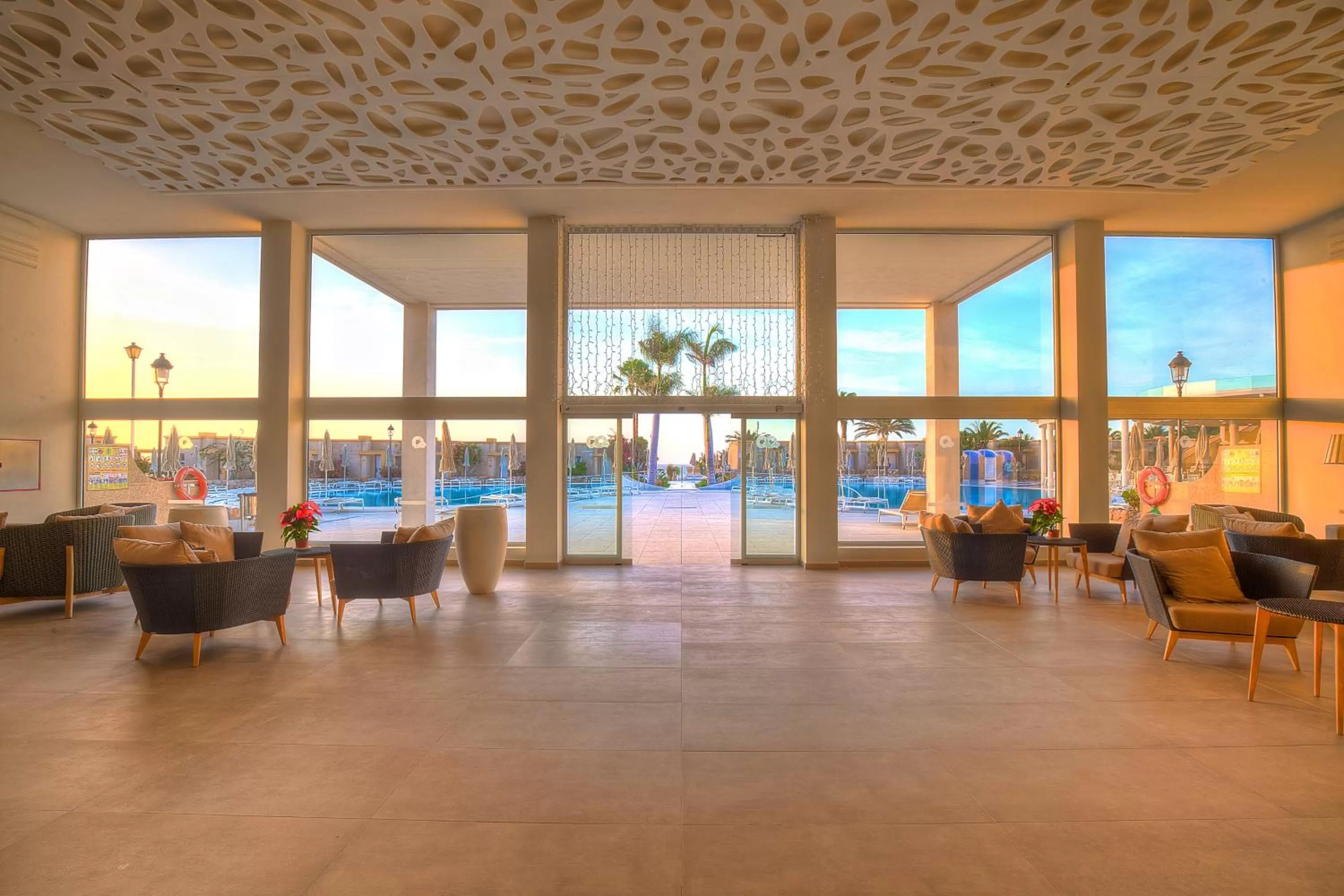 Lounge or bar in SBH Monica Beach Resort