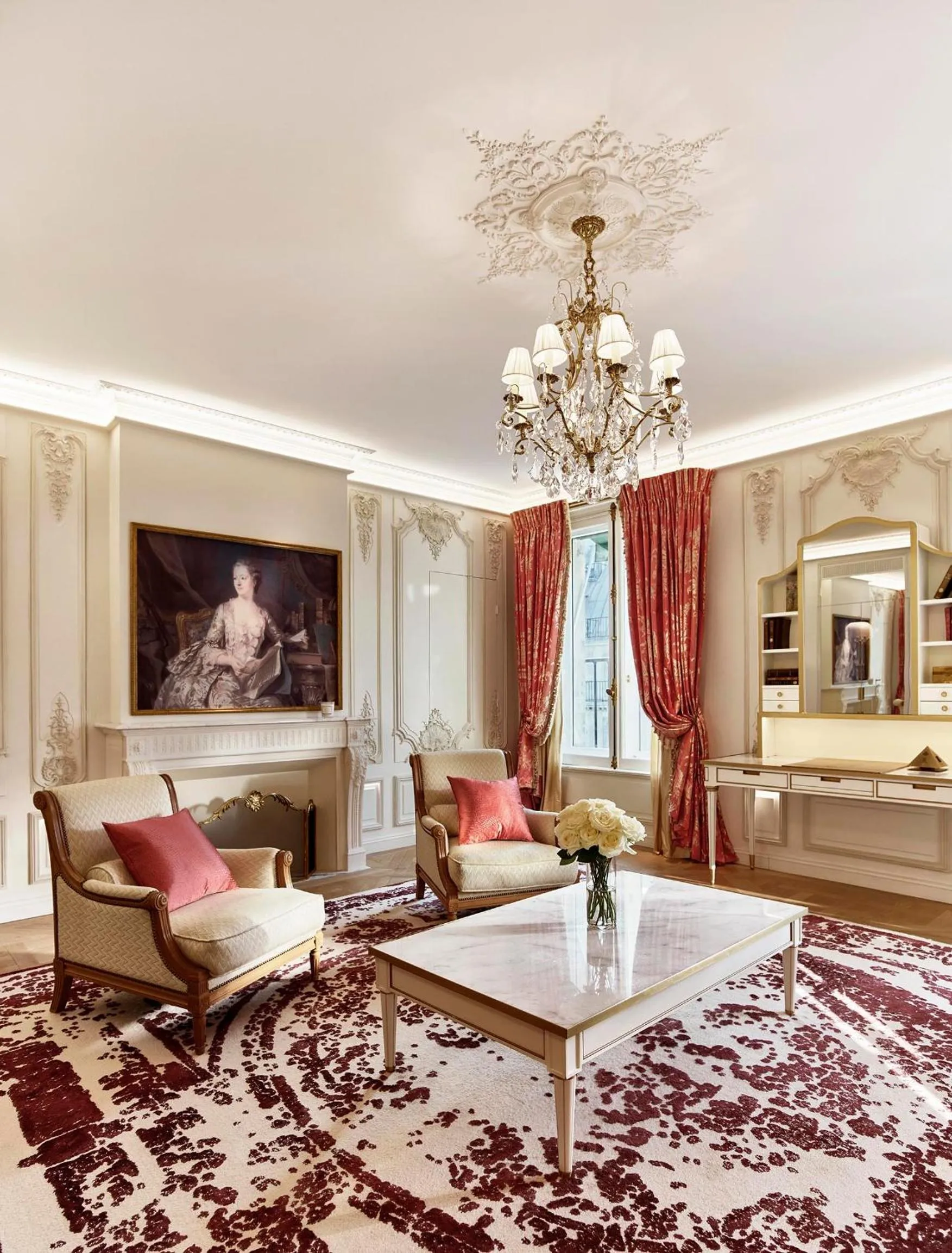 Living room in Le Meurice – Dorchester Collection