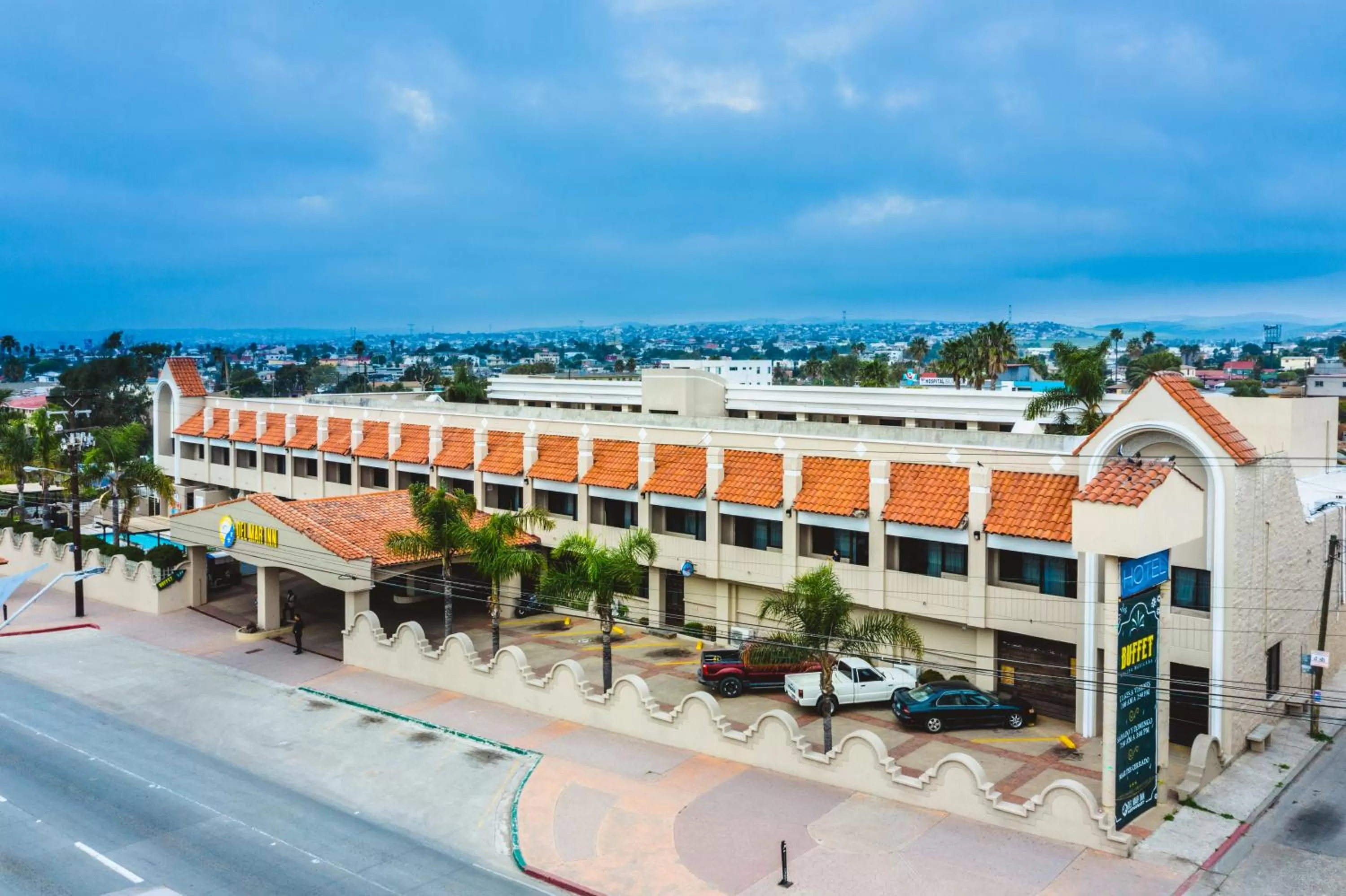 Property building in Del Mar Inn Rosarito