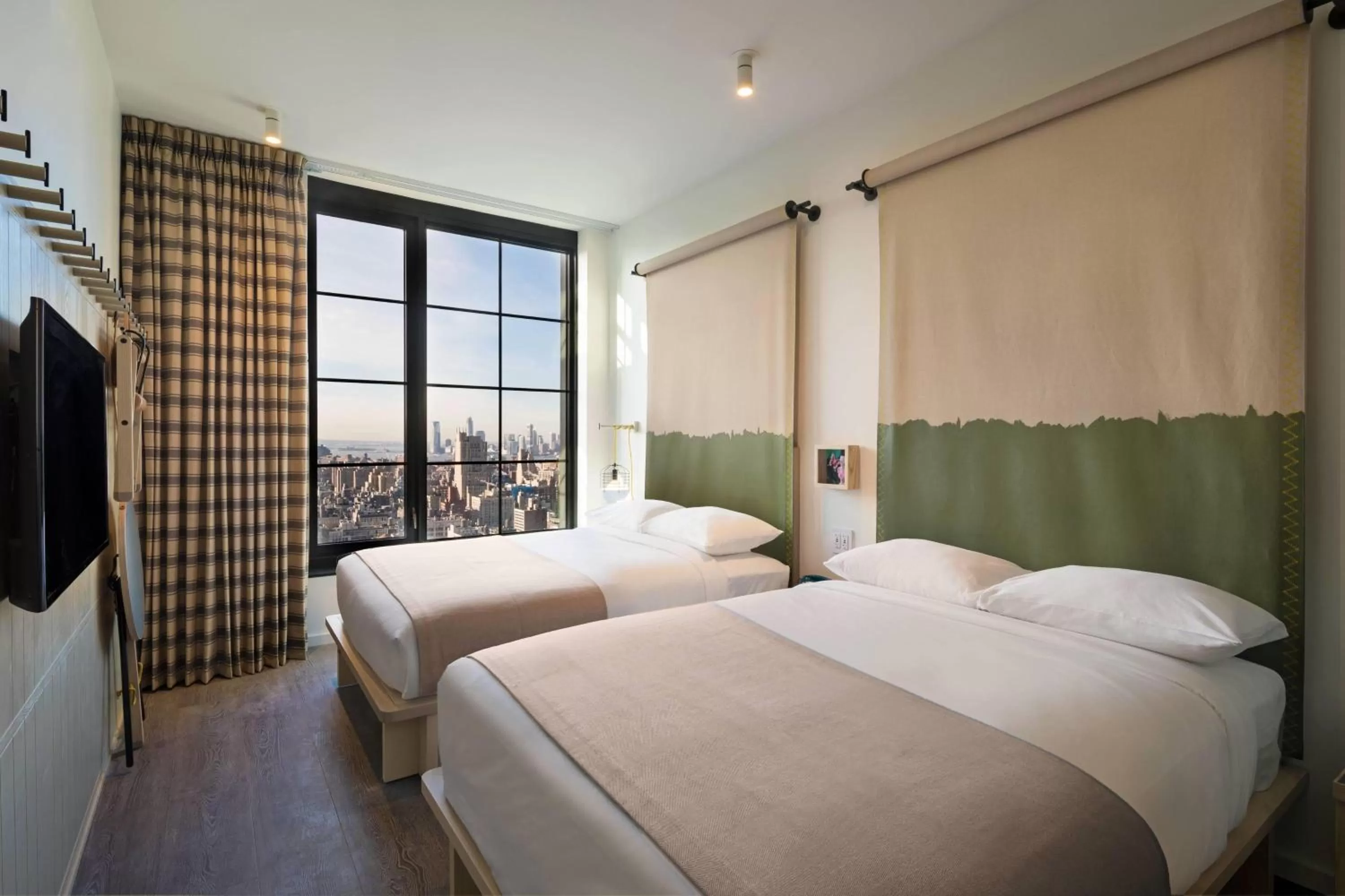 Photo of the whole room, Bed in Moxy NYC Chelsea