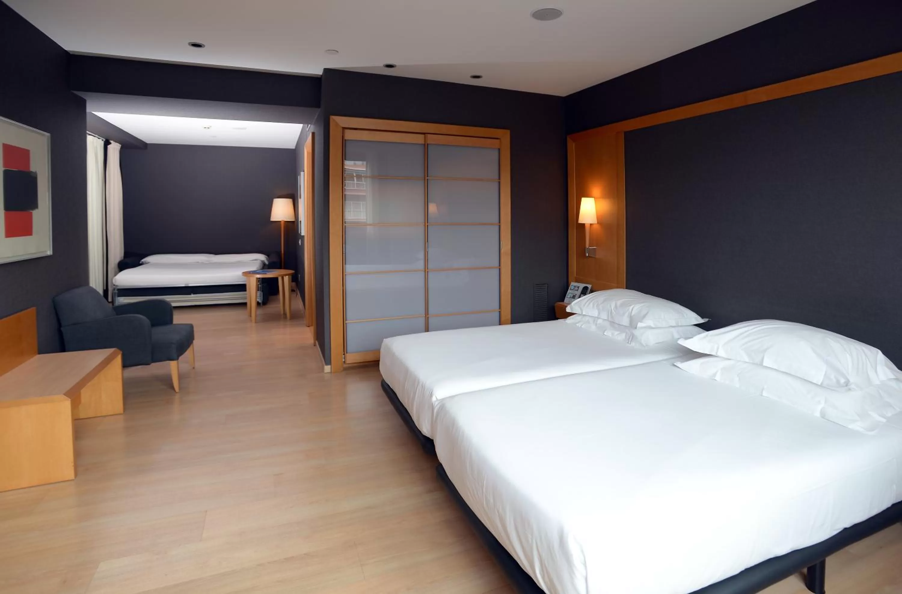 Photo of the whole room, Bed in Hotel Barcelona Universal