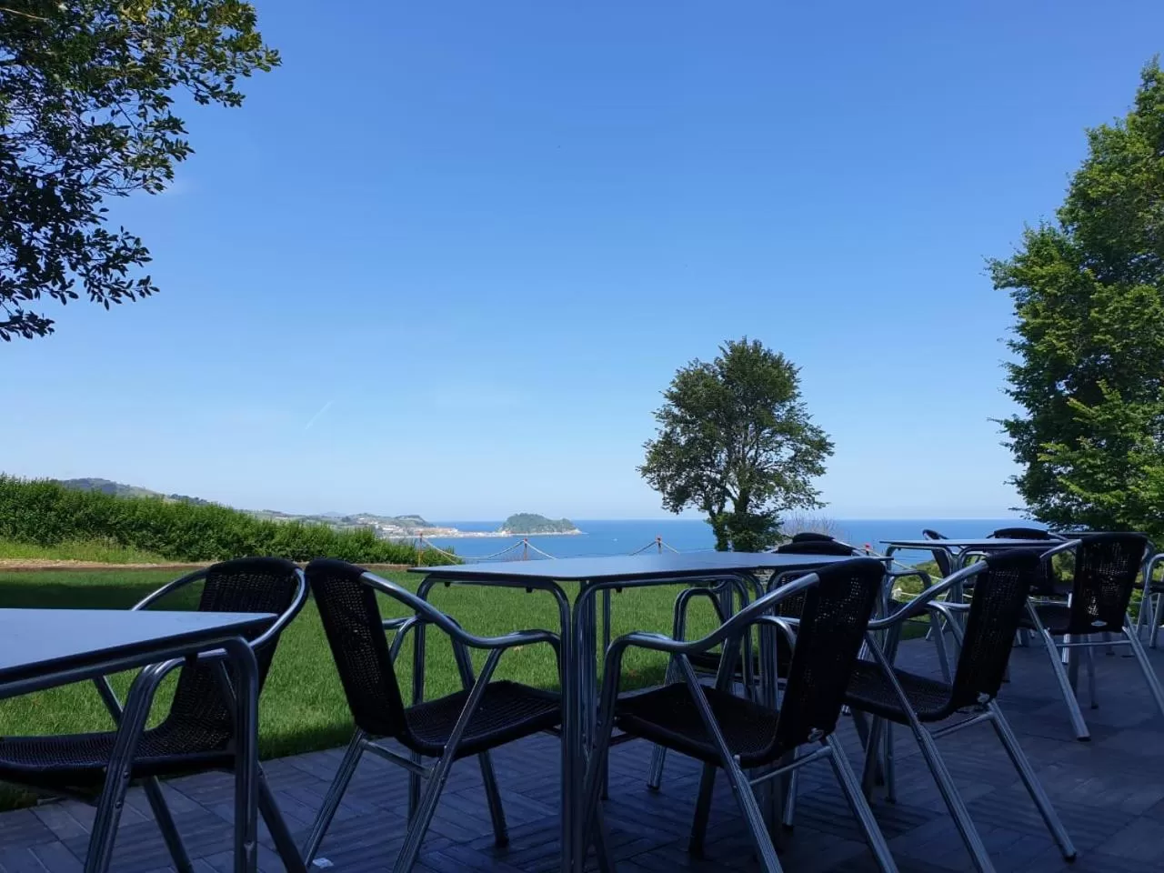 Restaurant/places to eat in Hotel Boutique Berazadi Berri