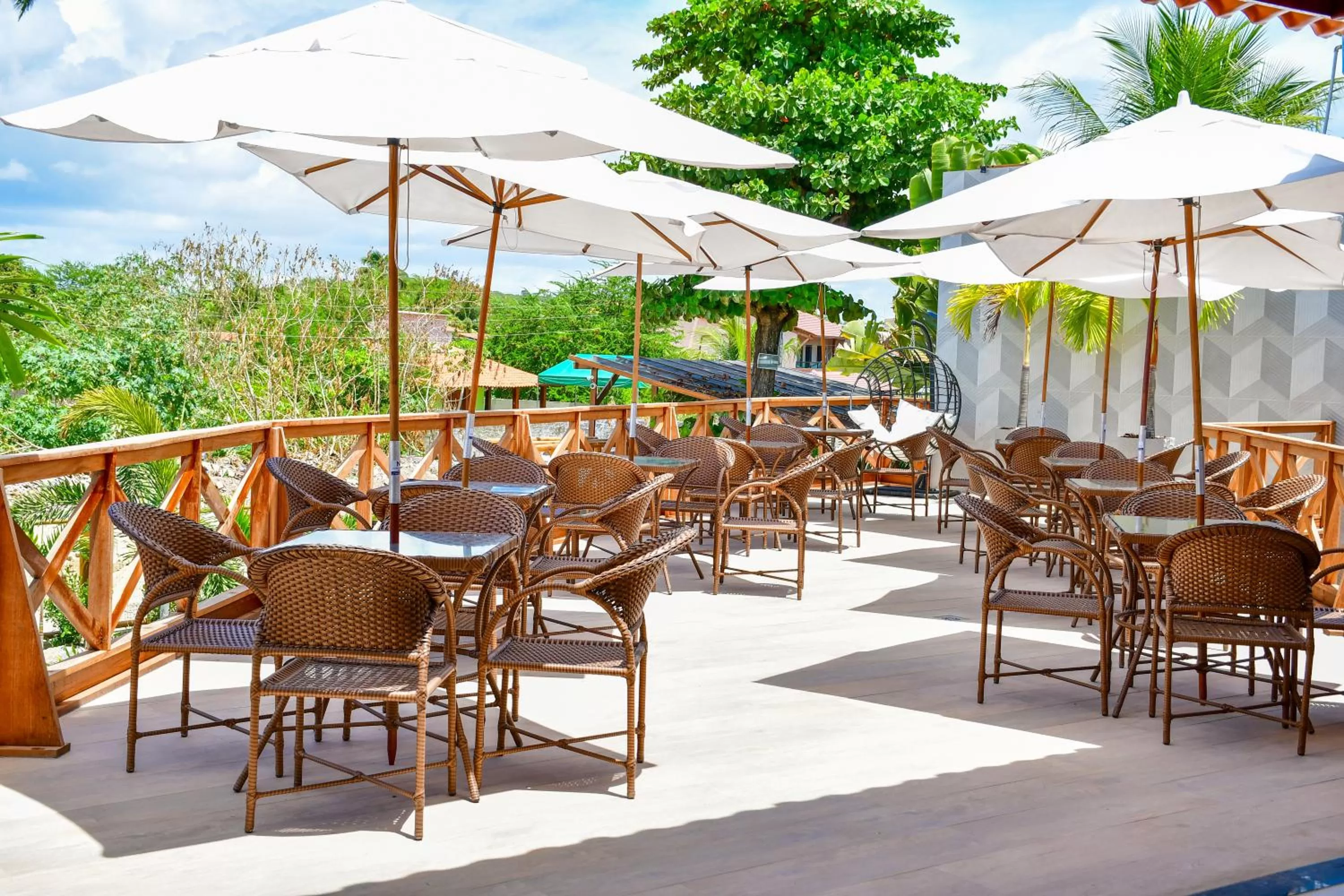 Seating area, Restaurant/Places to Eat in Pousada Sol e Mar