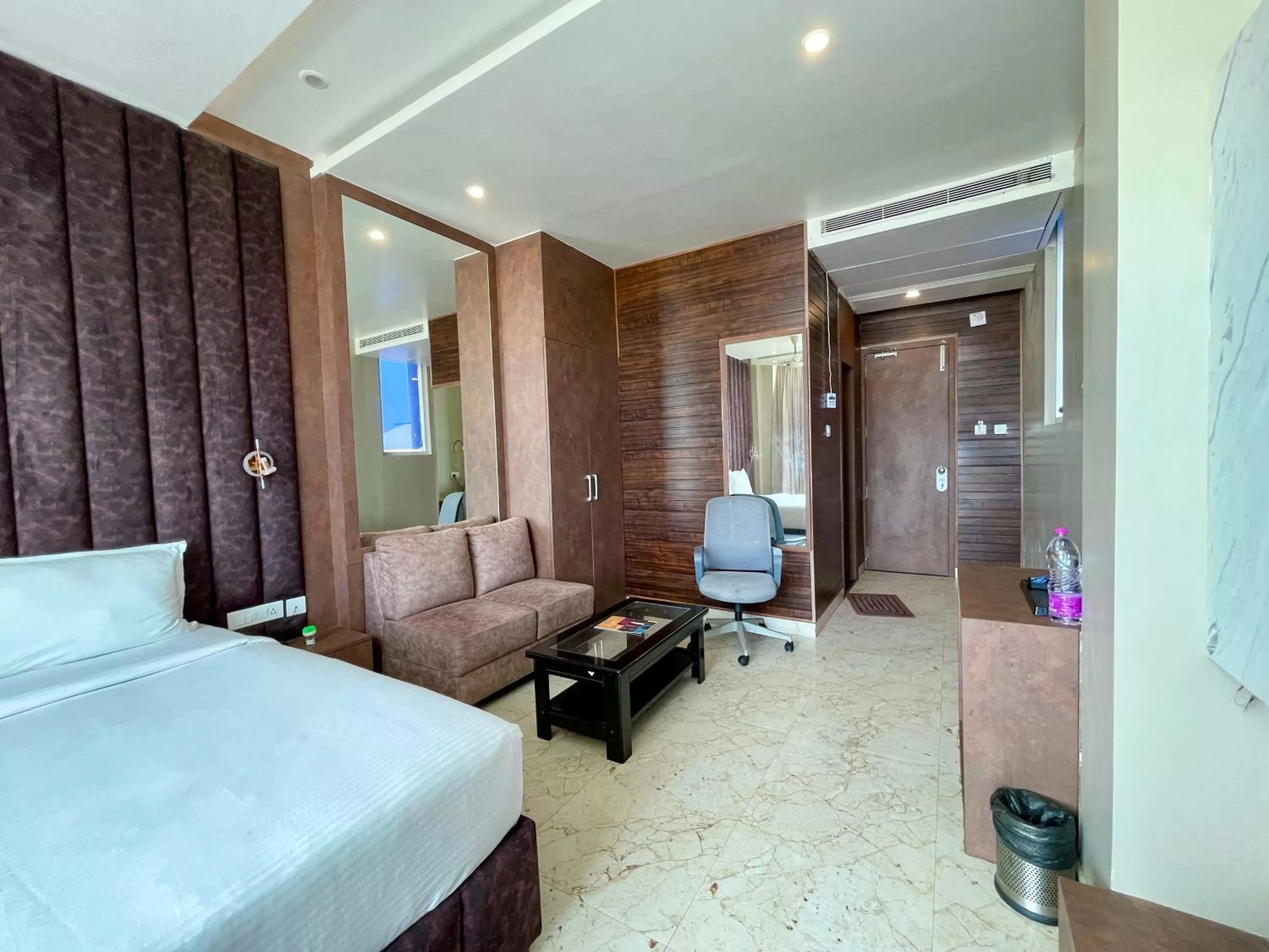 Hotel TBS sea view ! Puri