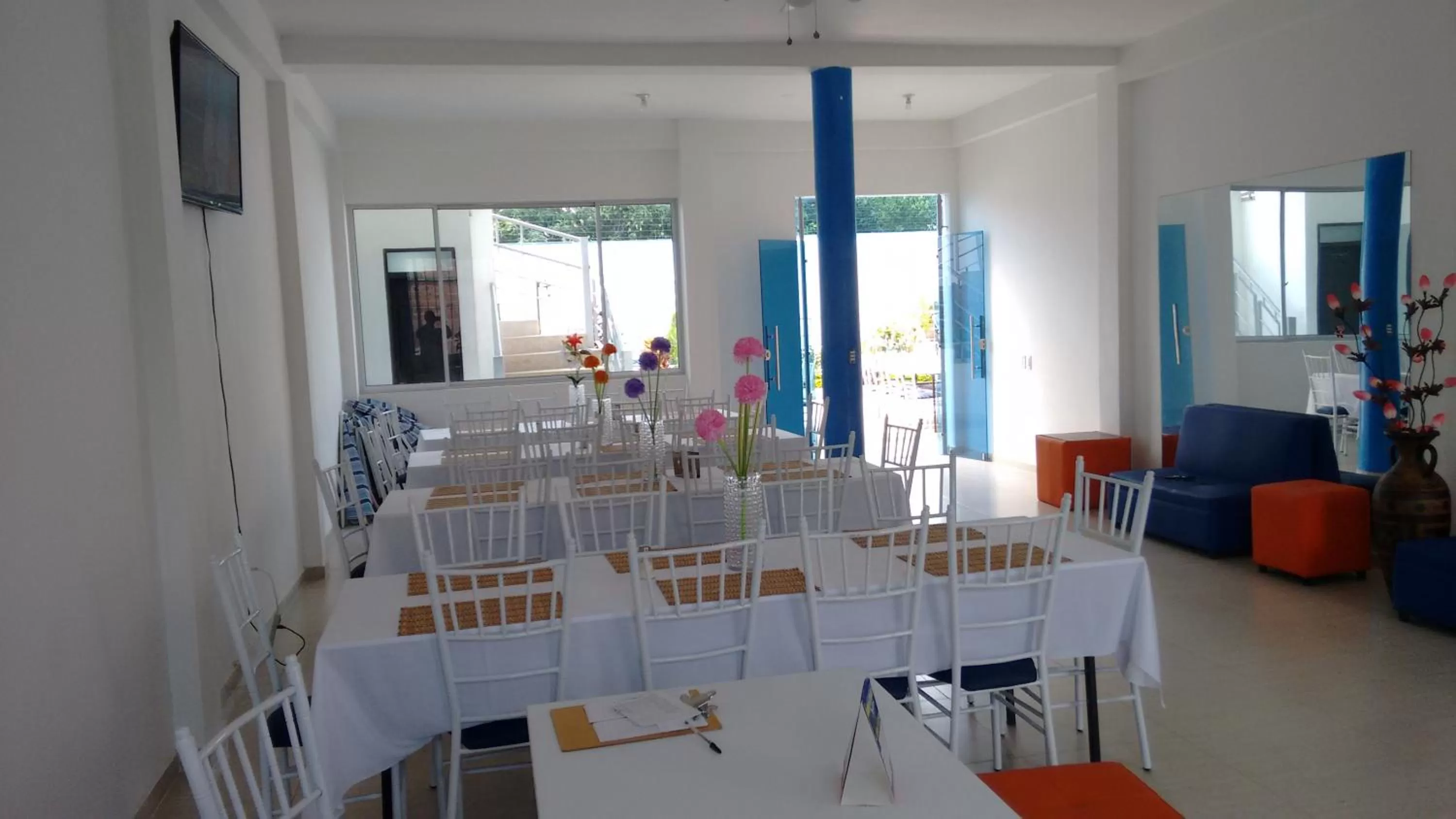 Restaurant/Places to Eat in Tropical Resort Tocaima