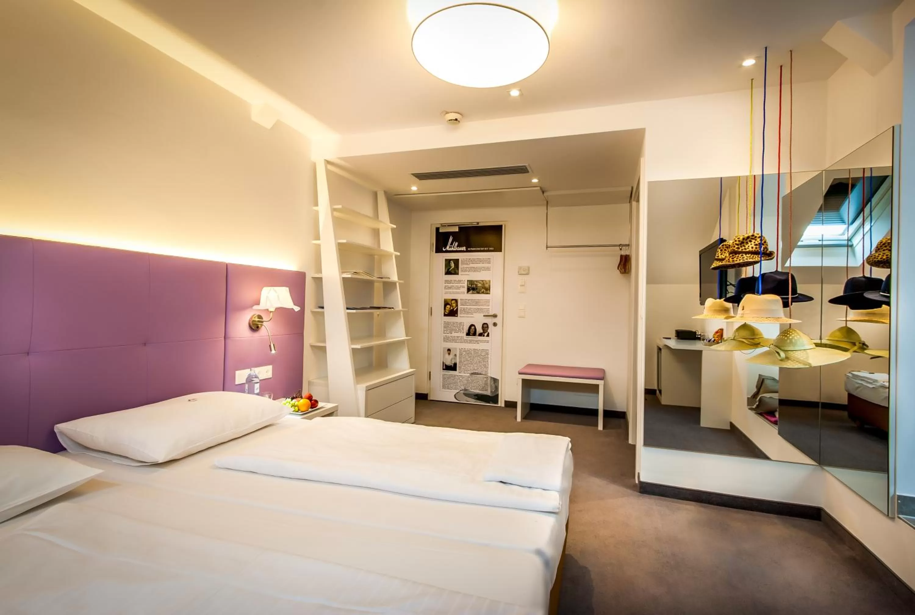 Photo of the whole room, Bed in BoutiqueHOTEL Donauwalzer