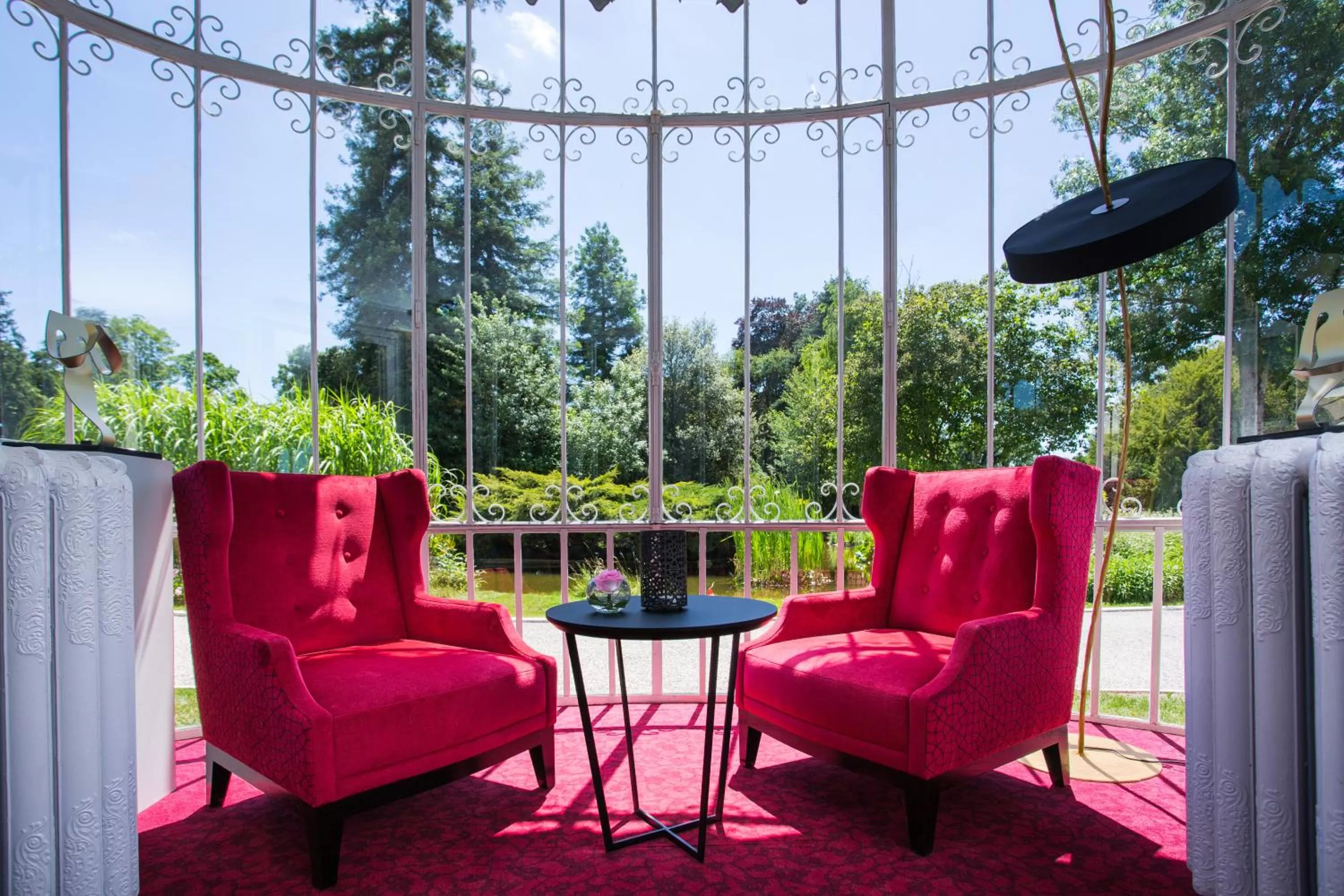 Lounge or bar in Château Belmont Tours by The Crest Collection