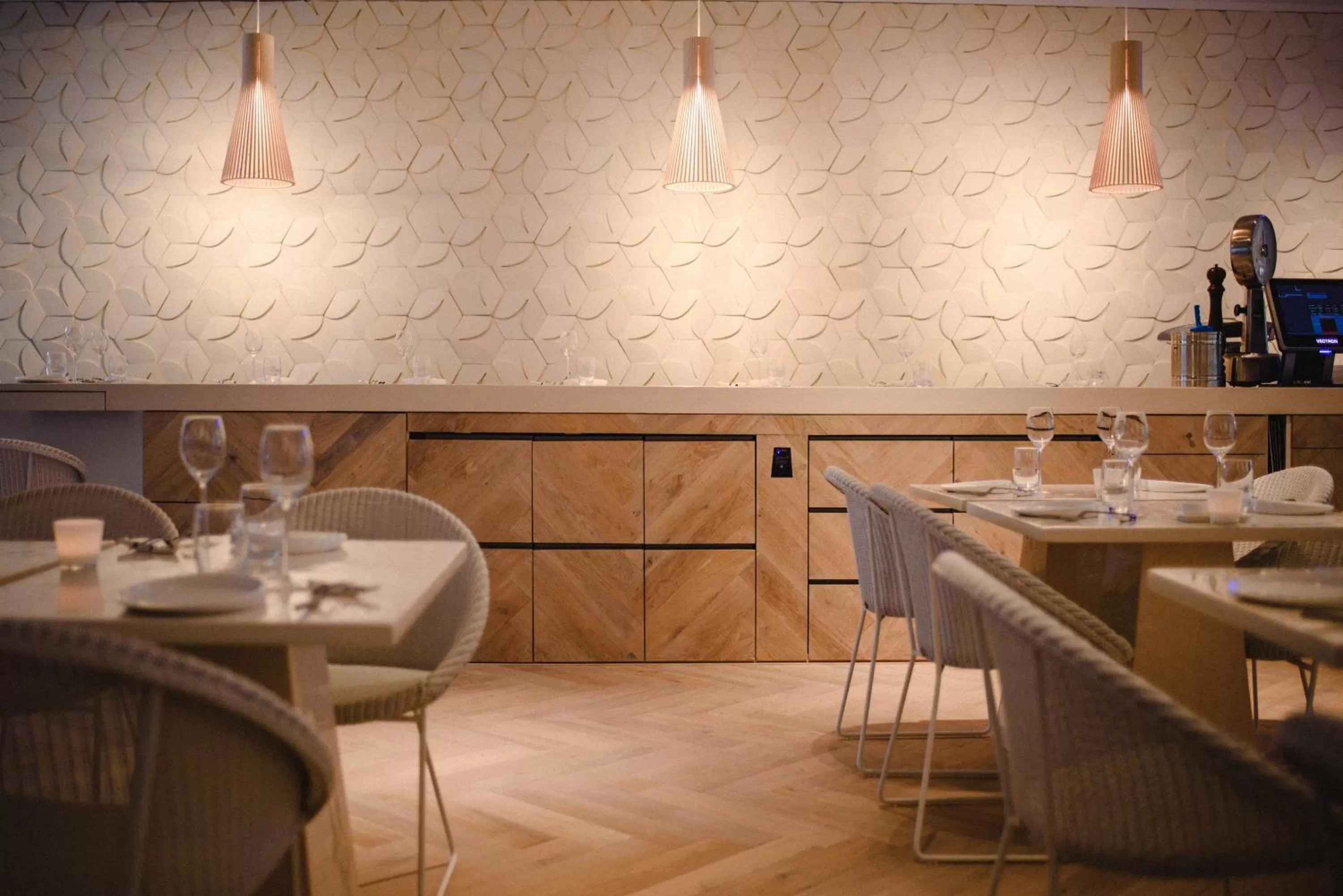 Restaurant/Places to Eat in Manna