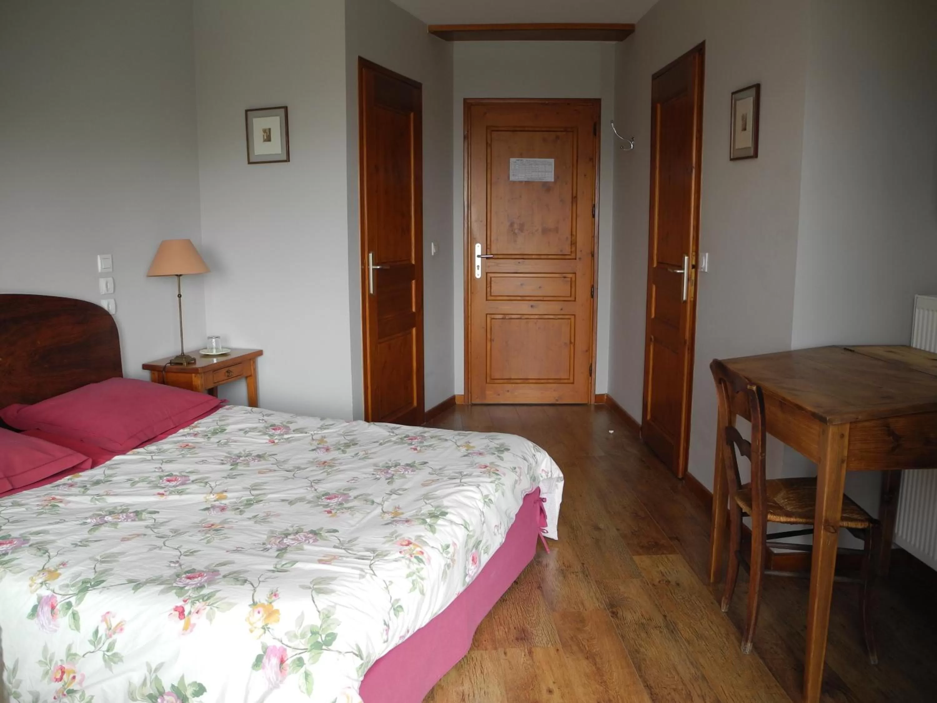 Photo of the whole room, Bed in Le Plateau de la Danse