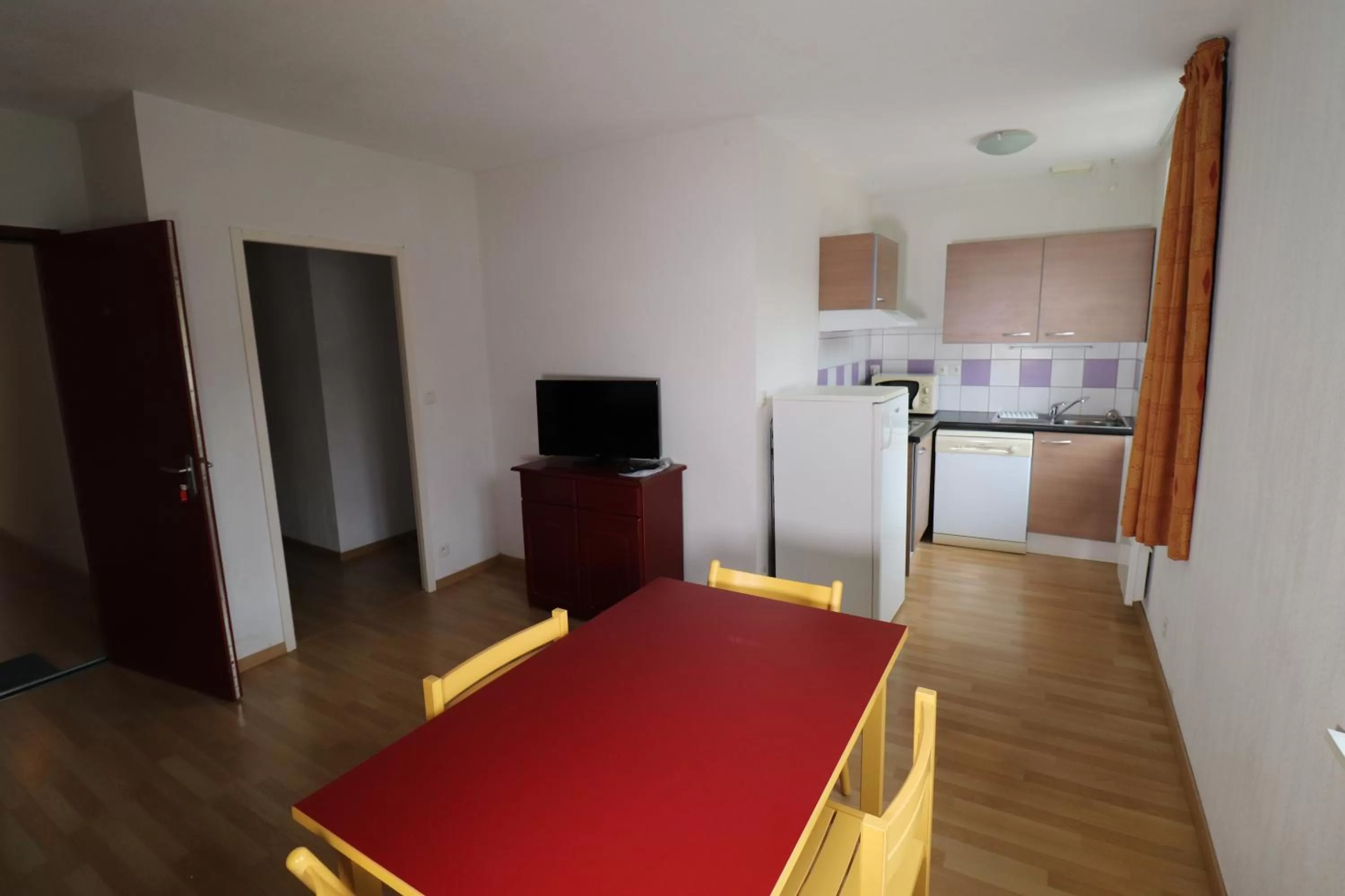 Dining Area in Chateau Ricard