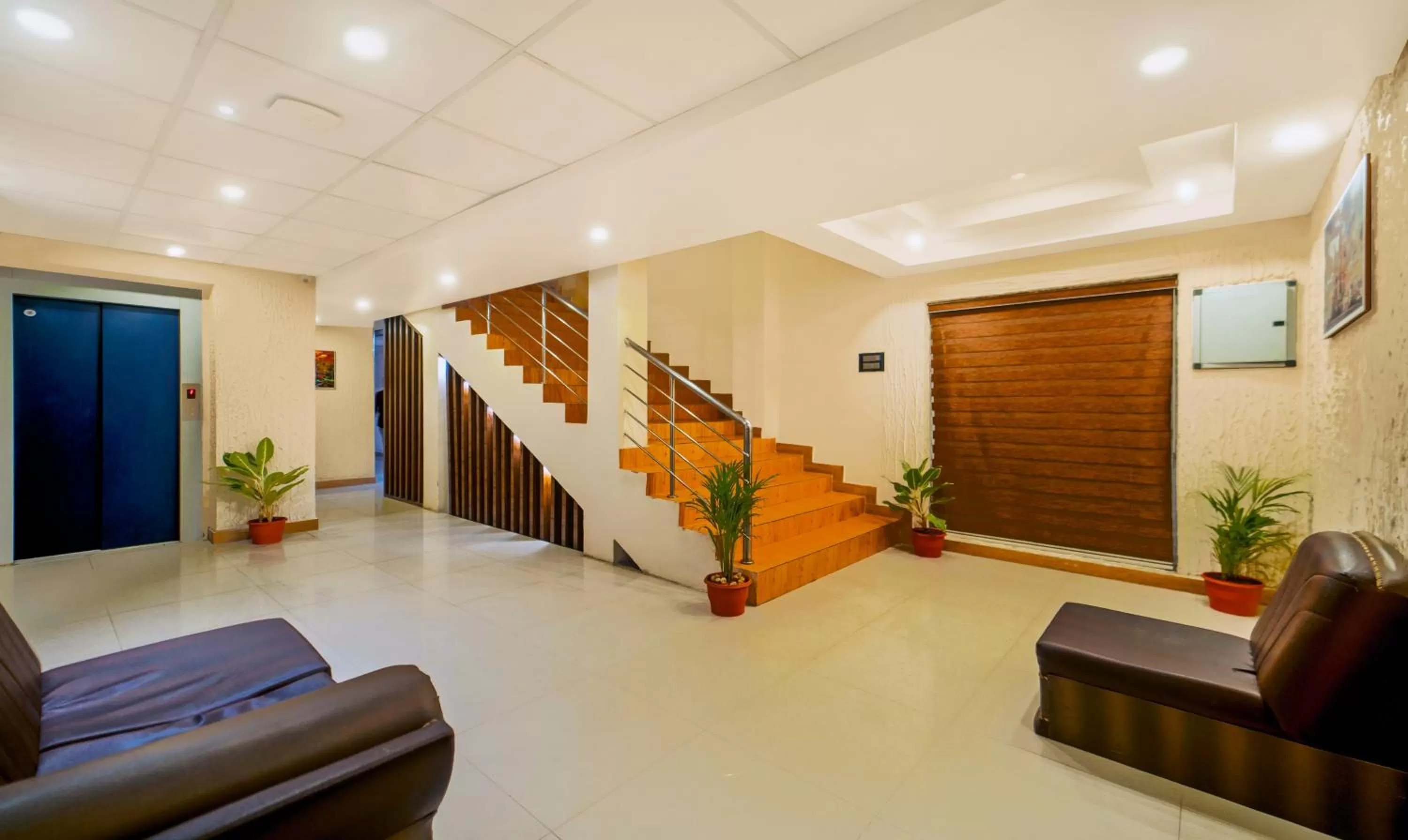 Seating area in Treebo Golden Swan Pammal