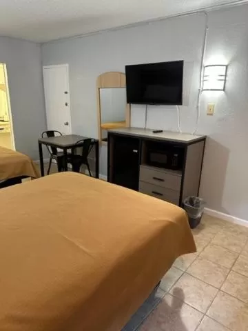 Bed in Executive Inn Mercedes Weslaco