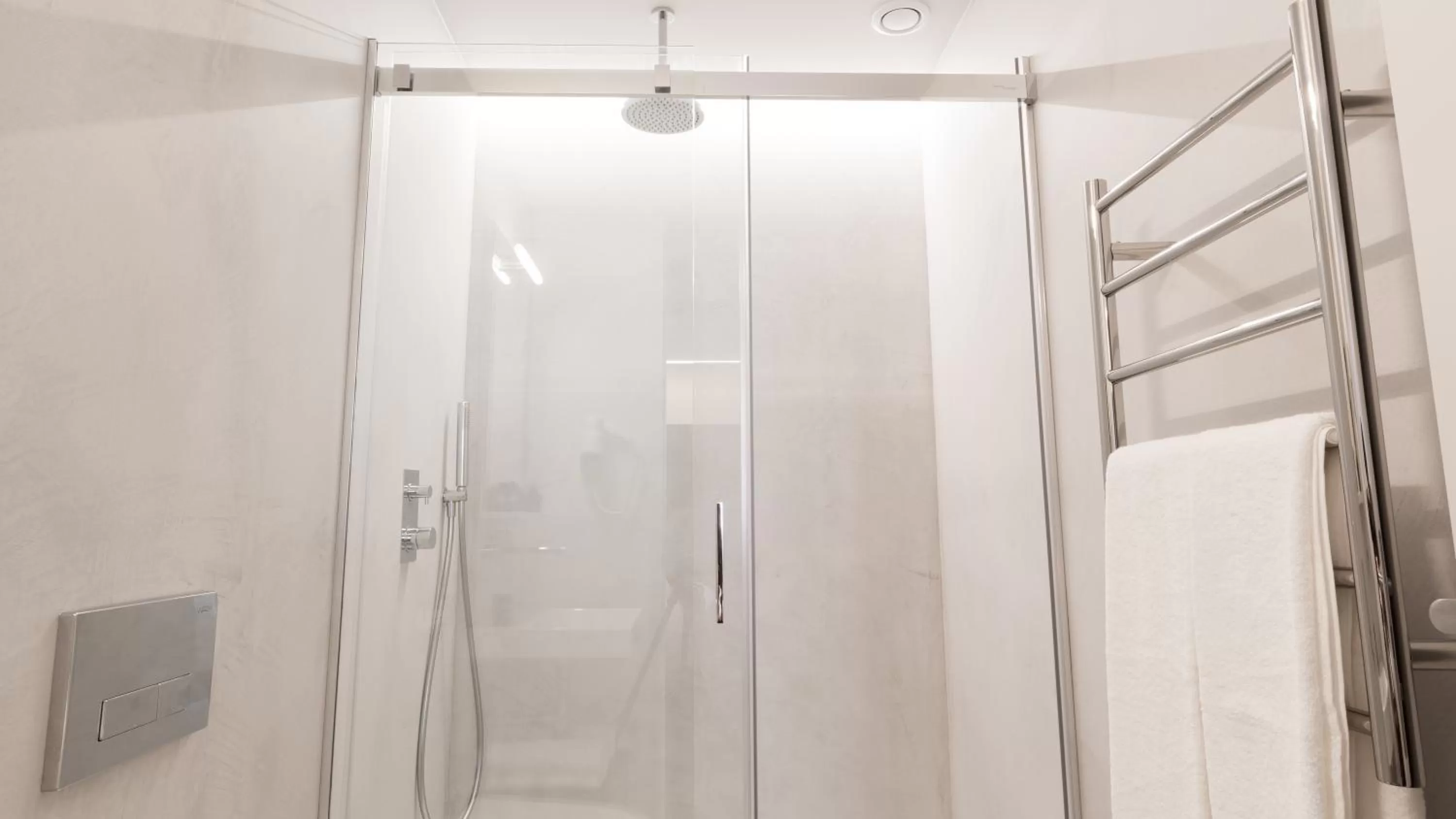 Shower in Braga Heritage Lofts